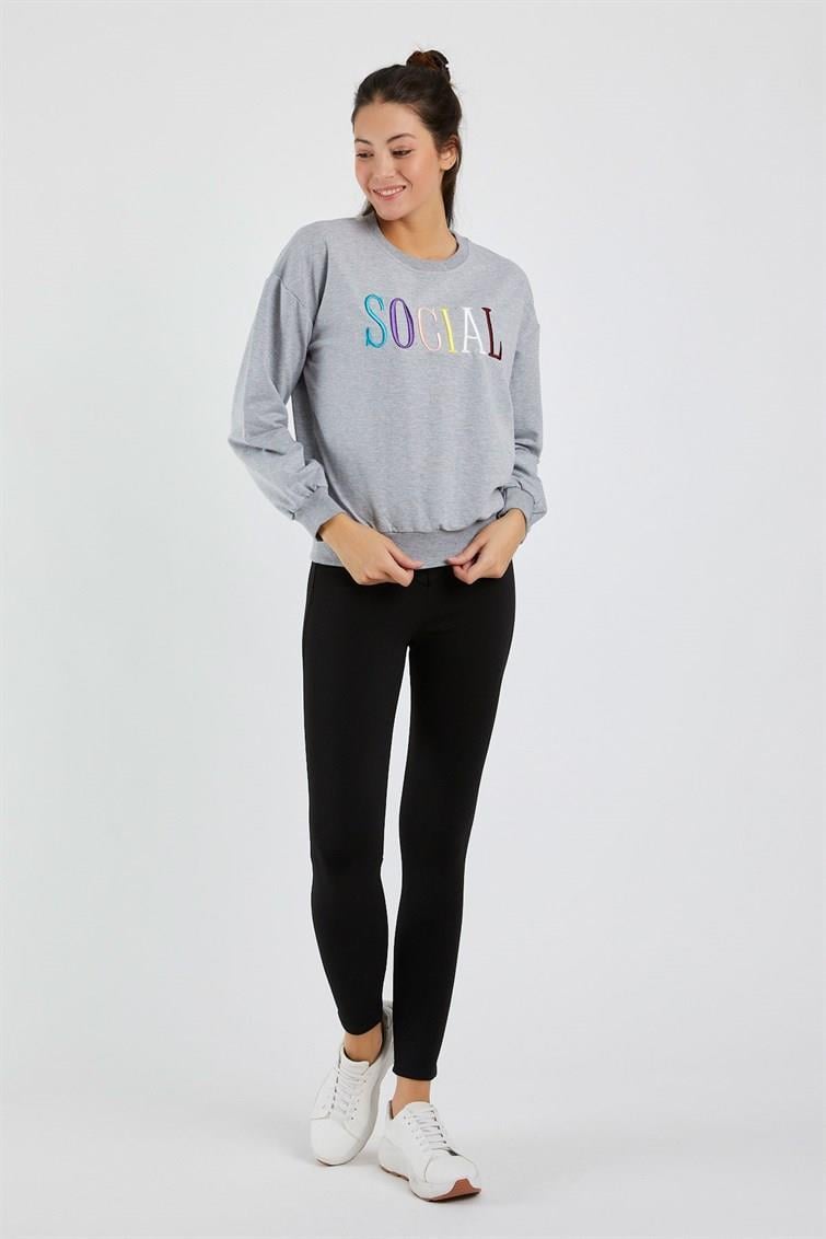 Renkli Social Nakışlı Uzun Kollu Sweat 9099-2