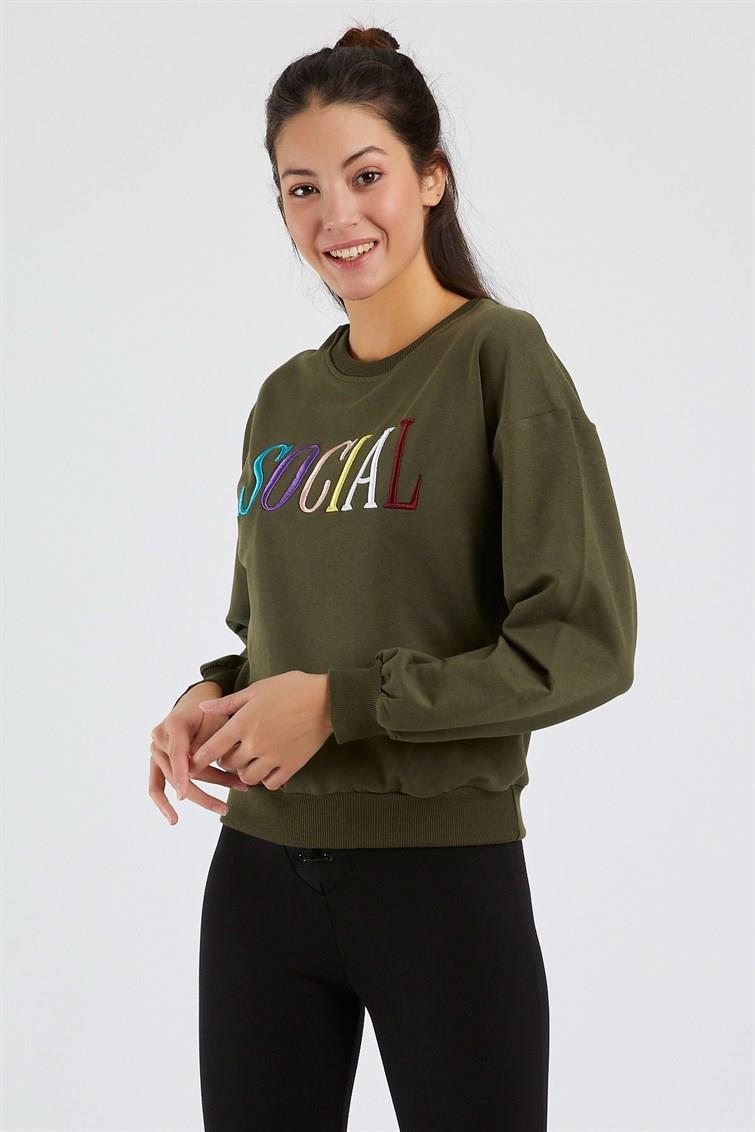 Renkli Social Nakışlı Uzun Kollu Sweat 9099-2