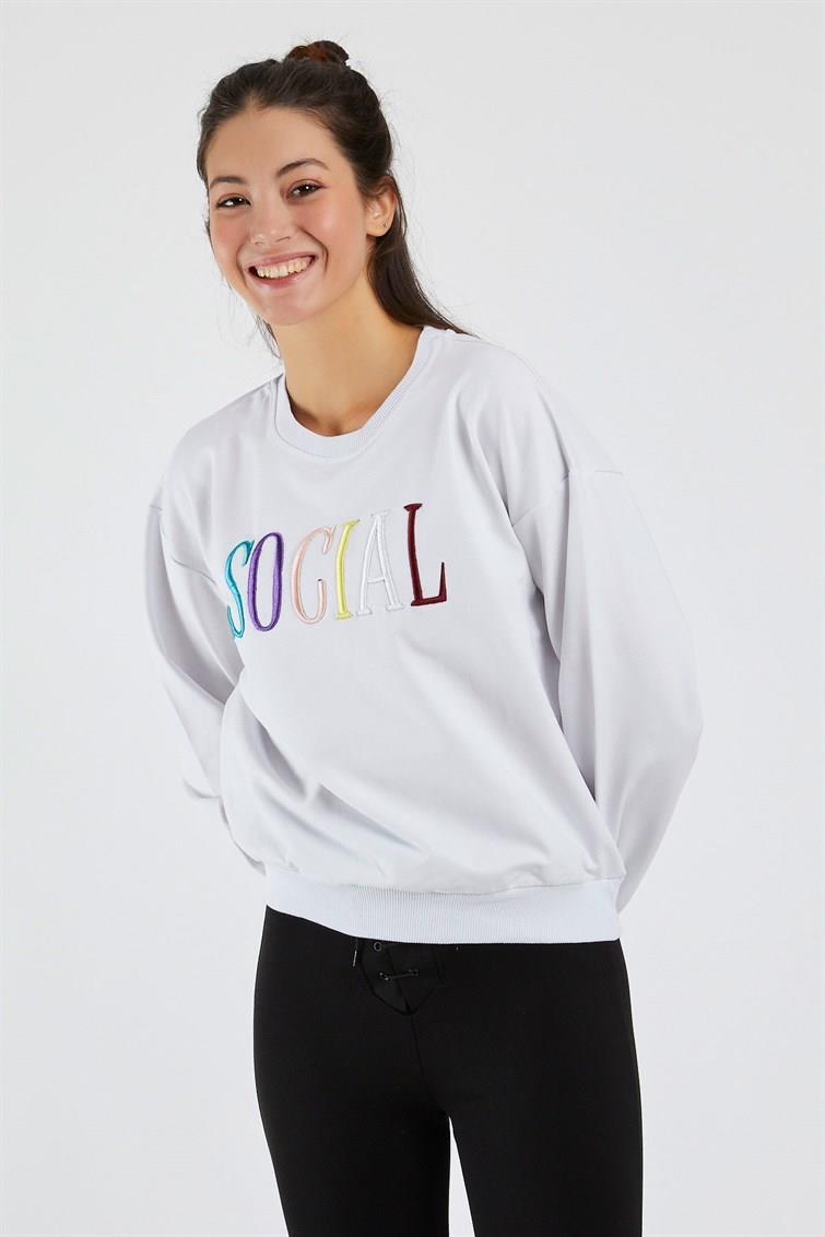 Renkli Social Nakışlı Uzun Kollu Sweat 9099-2