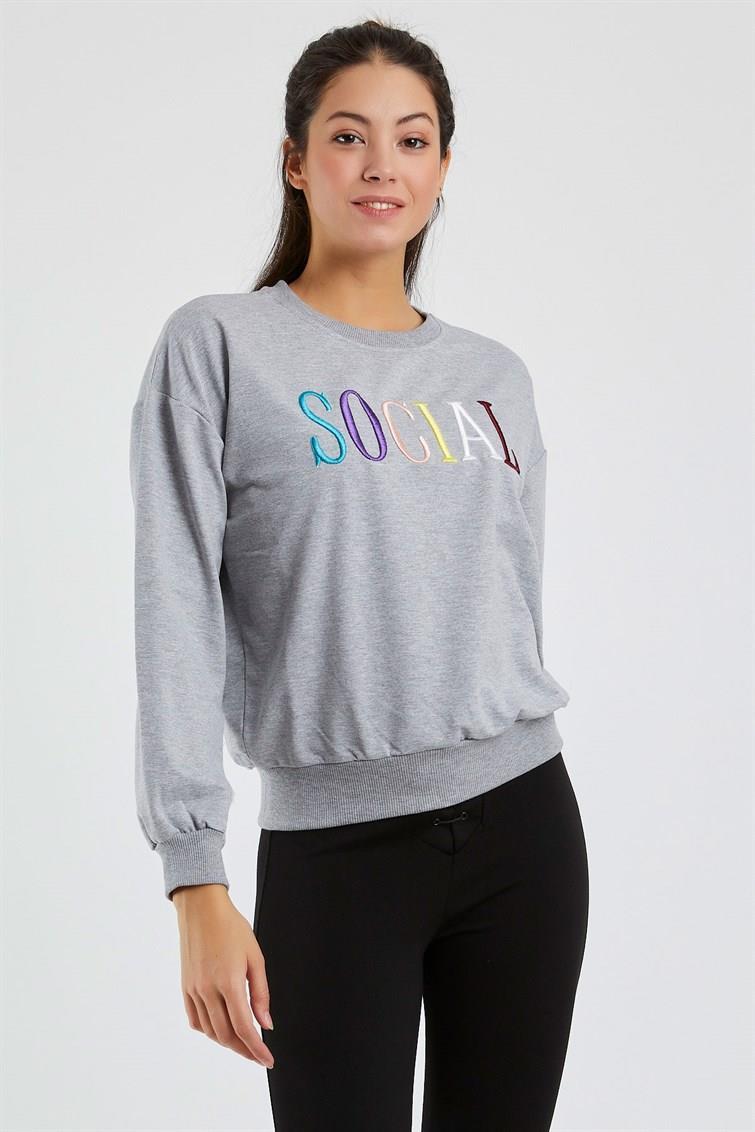 Renkli Social Nakışlı Uzun Kollu Sweat 9099-2