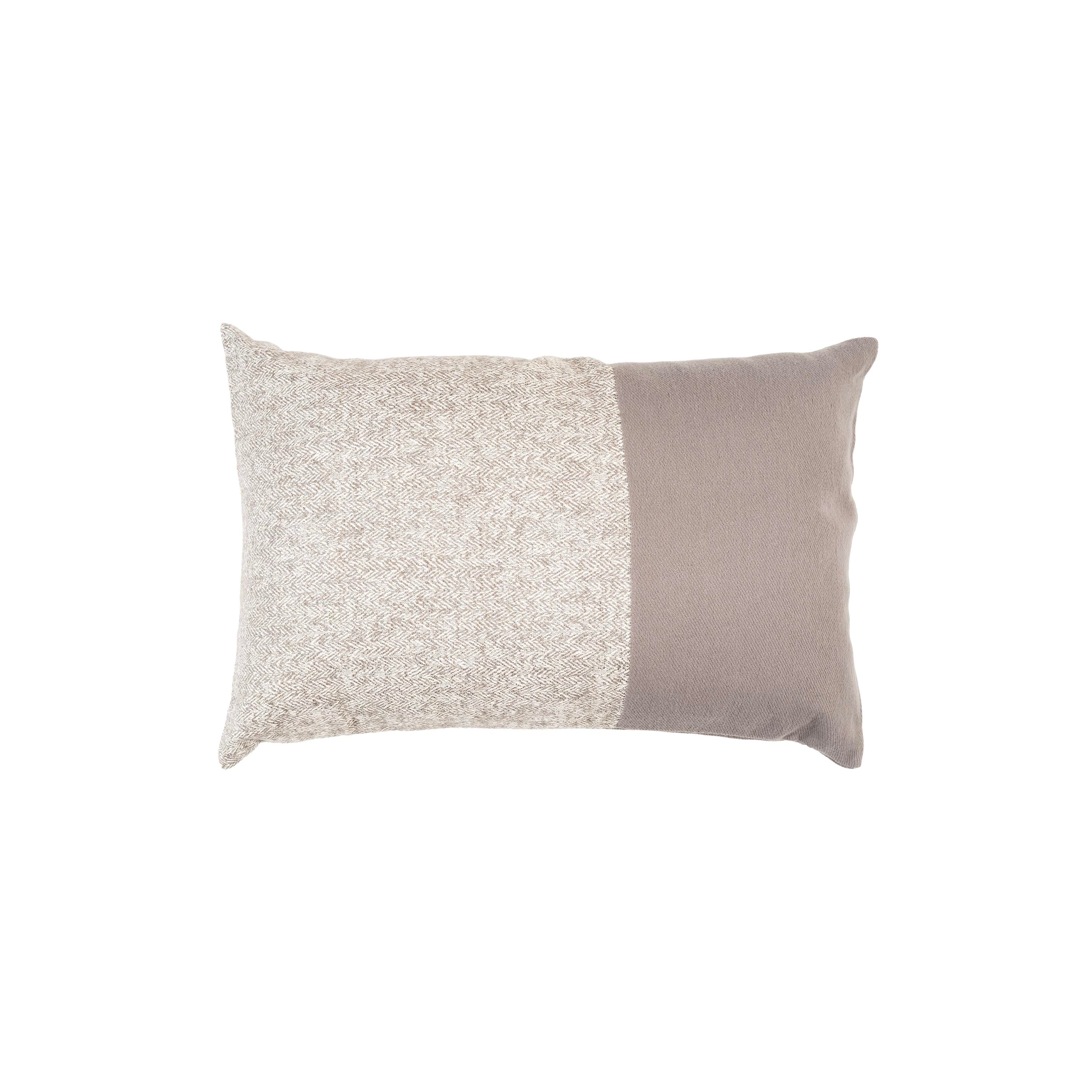 Gri Kaşmir Doku Kırçıllı 40x60 cm Dikdörtgen Kırlent Kılıfı