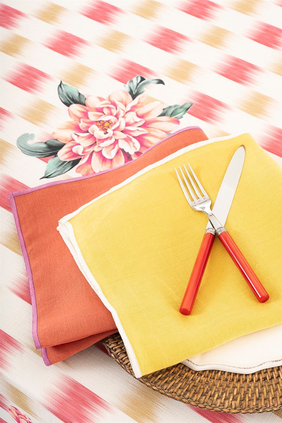 Vanelli Home Degrade Geçişli Gül Desenli 150x250 Dikdörtgen Masa Örtüsü CVICA1C07DN2391001-0002