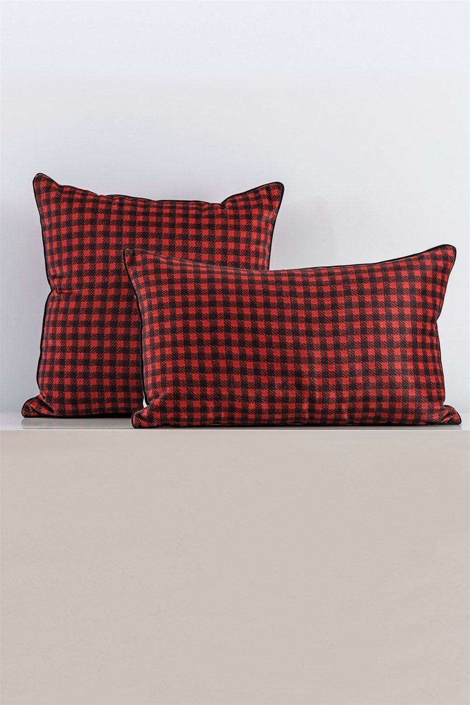 Vanelli Home Kırmızı Siyah Ekose Baskılı Kadife Kare Kırlent Kıllıfı