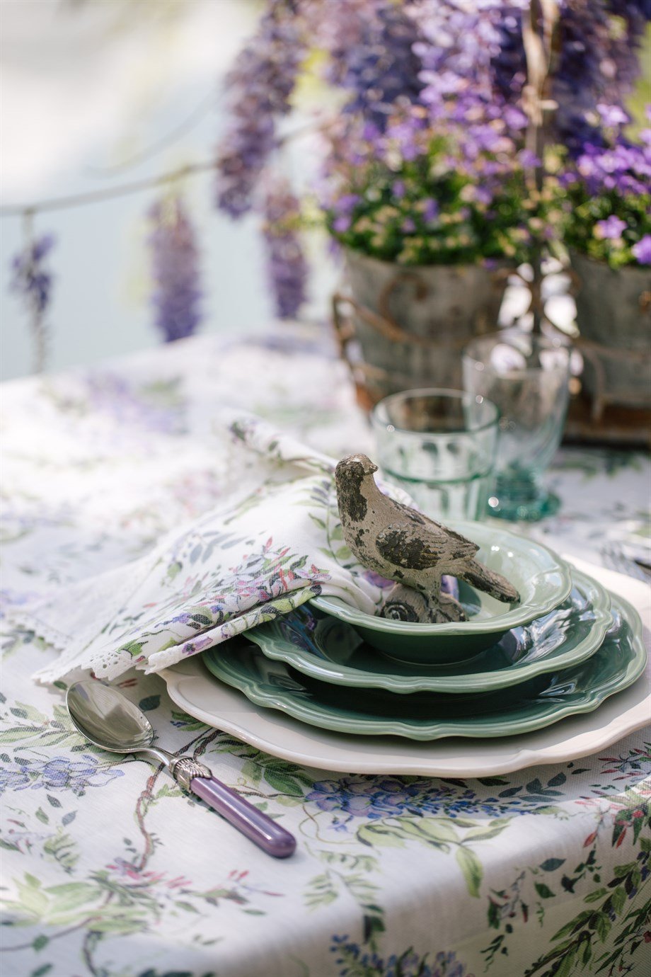 Vanelli Home Mor Salkım Desenli 150X250 Ketenli Dikdörtgen Masa Örtüsü ve 4 Lü Peçete Seti Kombini