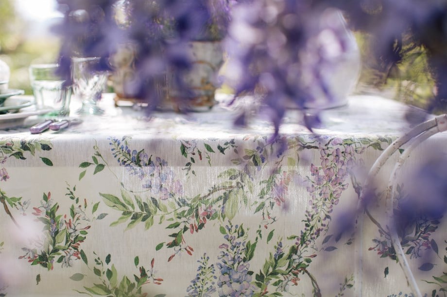 Vanelli Home Mor Salkım Desenli 150X250 Ketenli Dikdörtgen Masa Örtüsü ve 4 Lü Peçete Seti Kombini