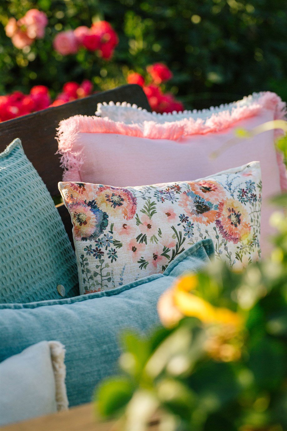 Vanelli Home Somon Çiçek Baskılı Kare Kırlent Kılıfı CVICM1C31DK3991001-0003