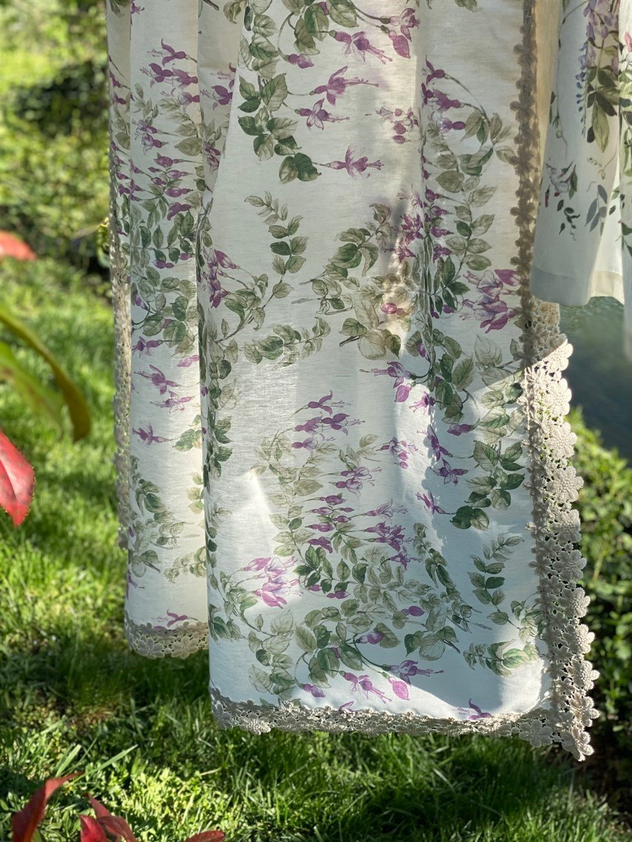 Vanelli Home Sümbül Desenli Dantelli 150X250 Ketenli Dikdörtgen Masa Örtüsü ve 4 Lü Peçete Seti Kombini 