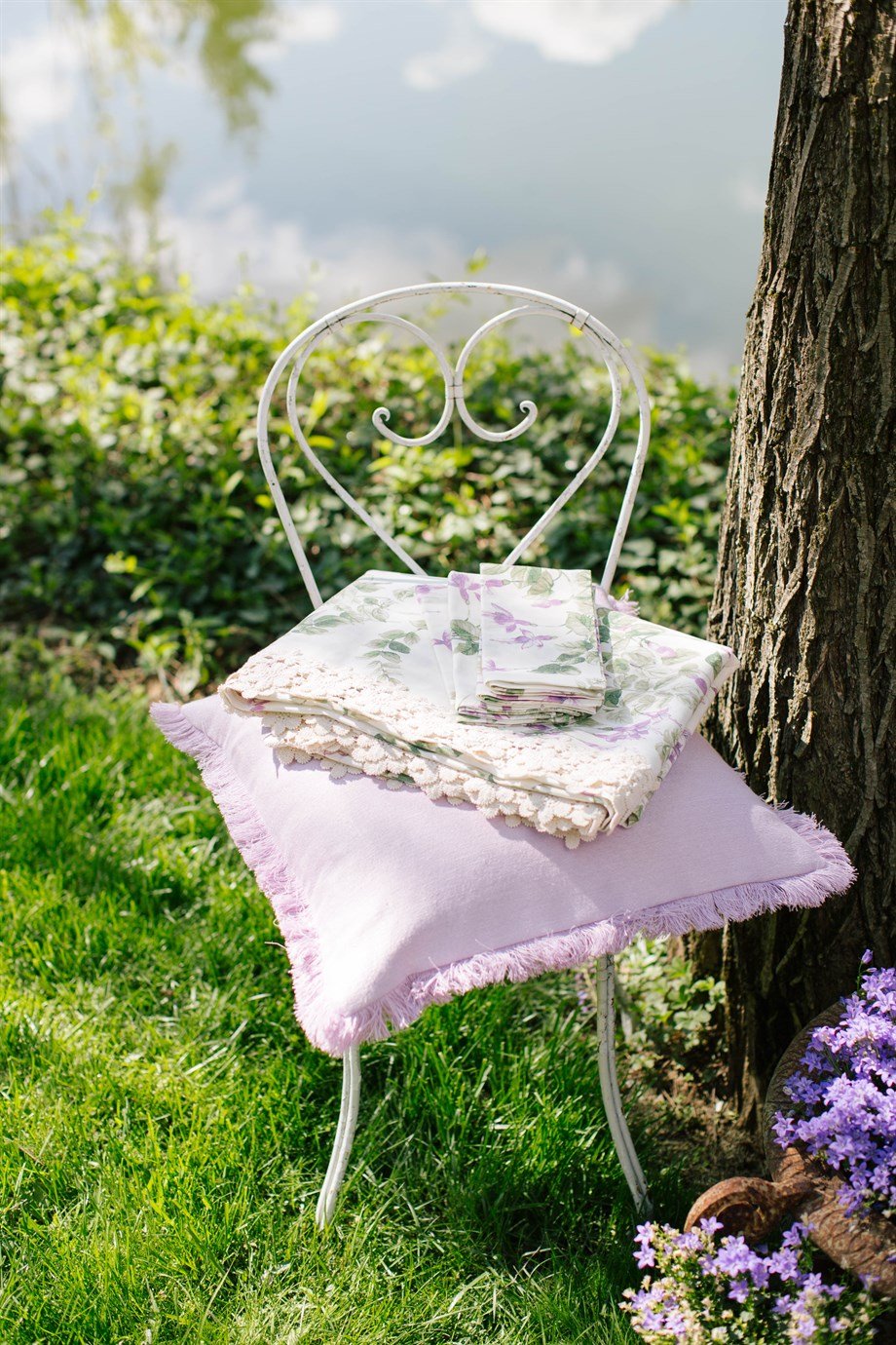 Vanelli Home Sümbül Desenli Dantelli 150X250 Ketenli Dikdörtgen Masa Örtüsü ve 4 Lü Peçete Seti Kombini 
