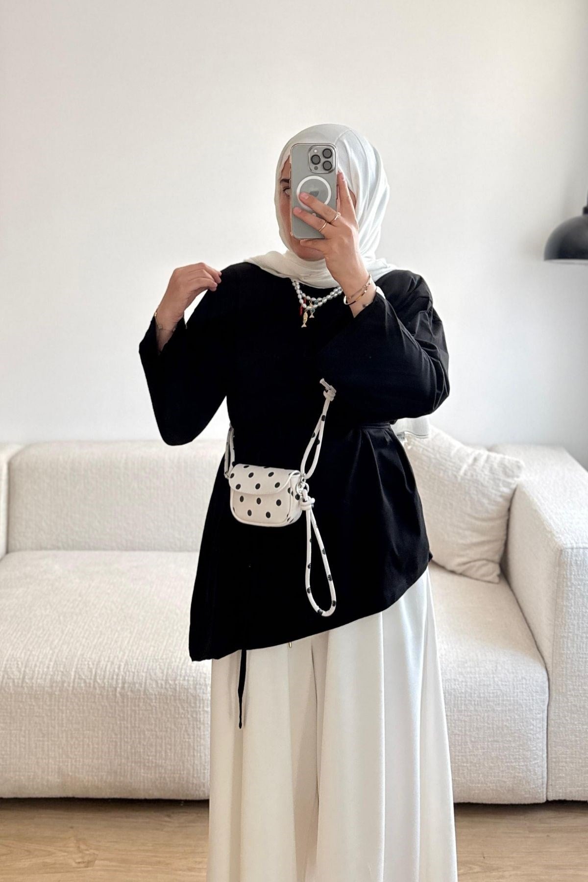 1003 SİYAH ASİMETRİK KESİM TSHİRT