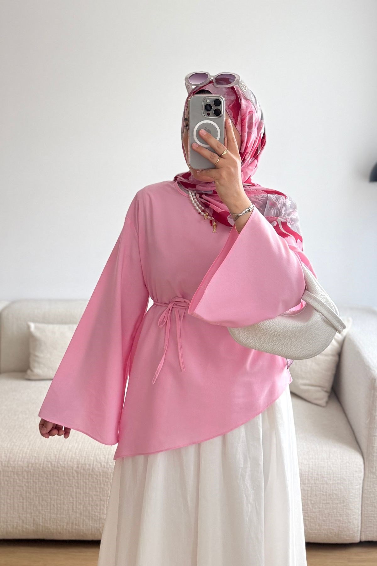 1667 PEMBE ASİMETRİK KESİM GÖMLEK