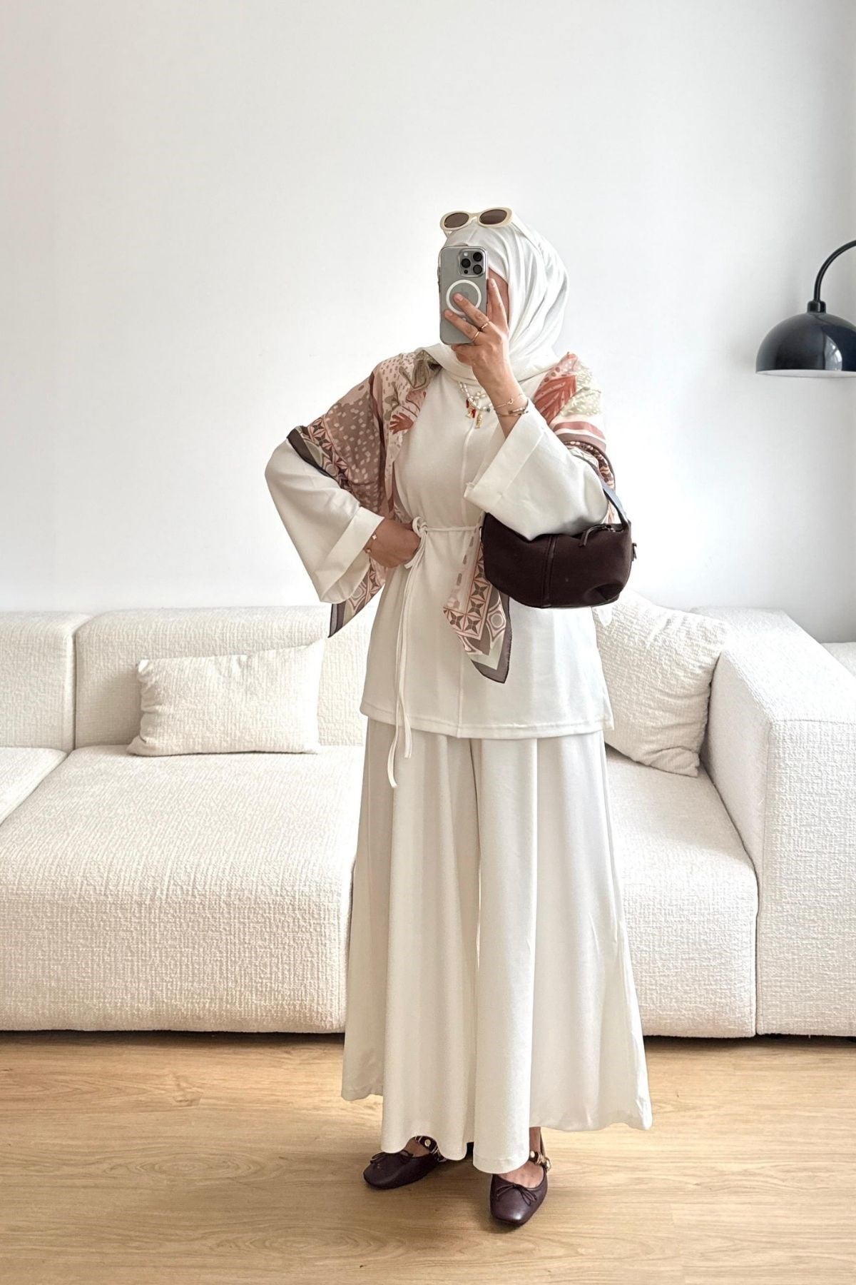 1719 BEYAZ ÖNÜ DİKİŞLİ TSHİRT