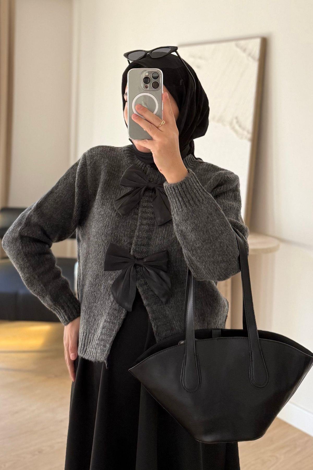 ANTRASİT FİYONK DETAYLI TRİKO HIRKA