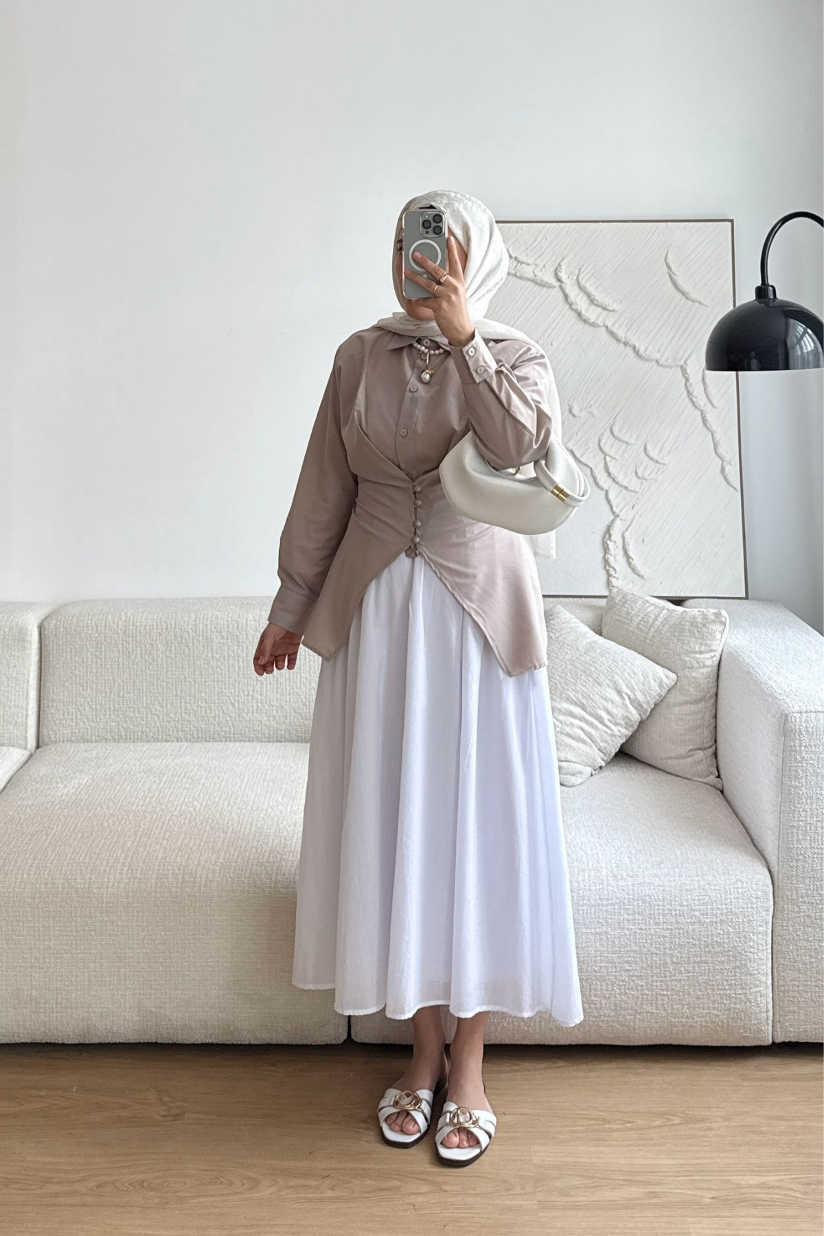 BEJ BEL DETAYLI TOP DÜĞMELİ GÖMLEK
