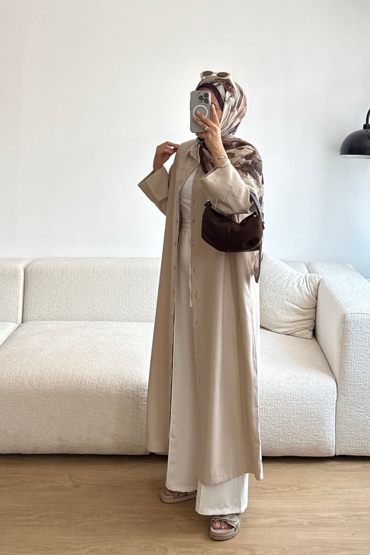 BEJ BOYDAN DÜĞME DETAYLI ELBİSE