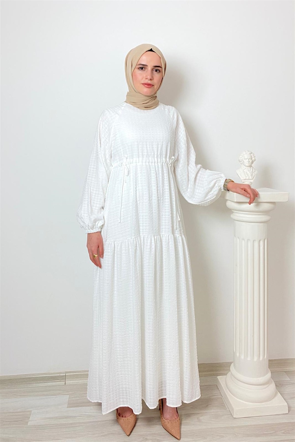 BEYAZ DOKULU ELBİSE