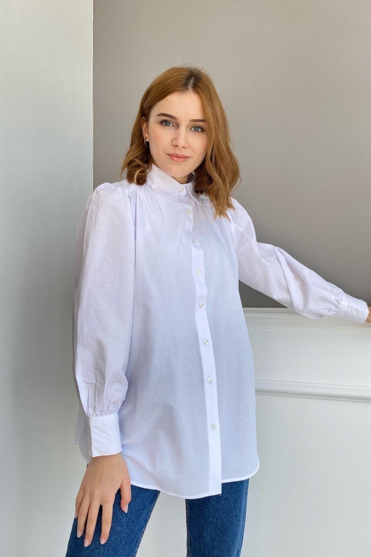 BEYAZ MANŞET DETAYLI GÖMLEK