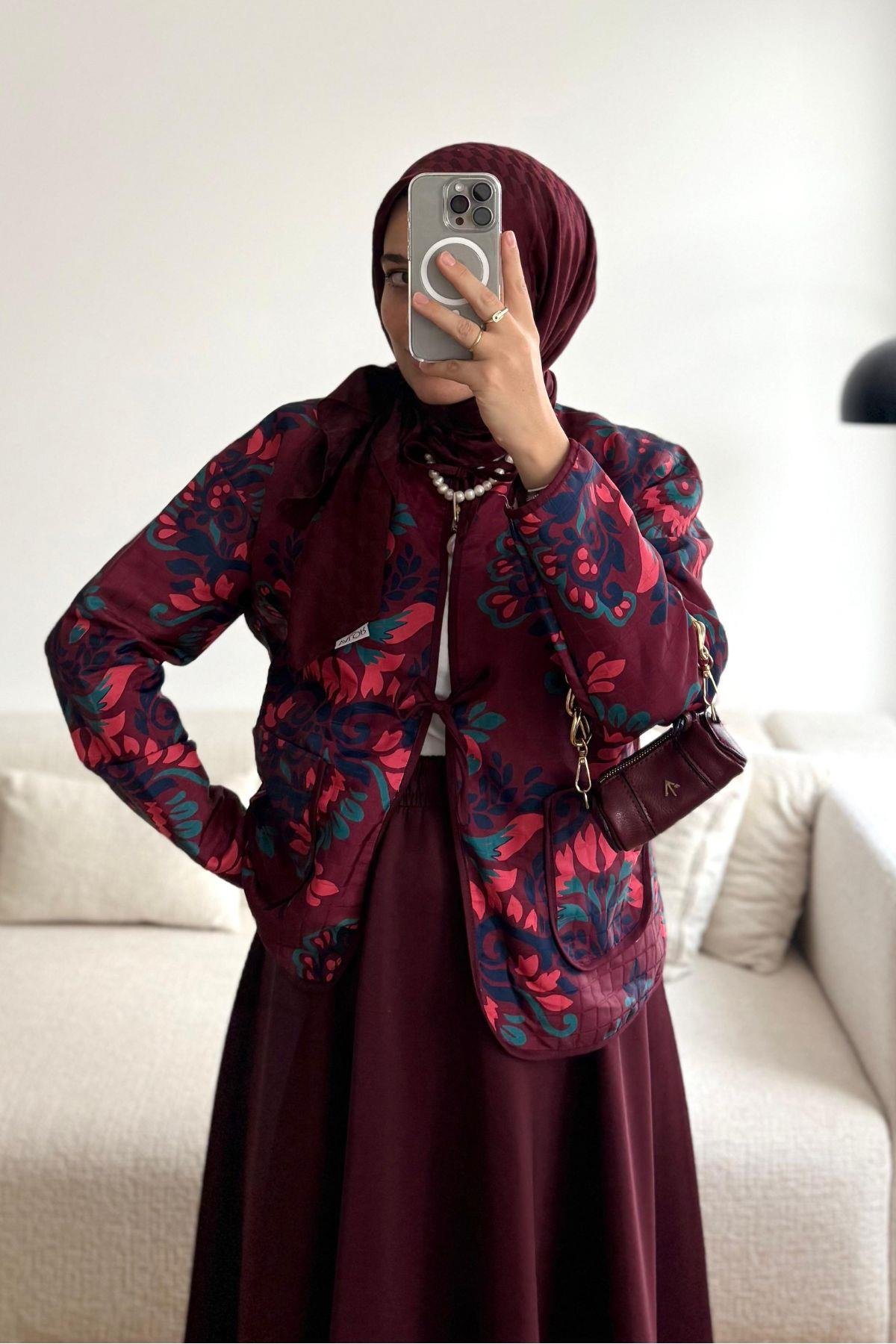 BORDO DESENLİ ÖNDEN İKİ BAĞLAMALI KAPİTONE CEKET