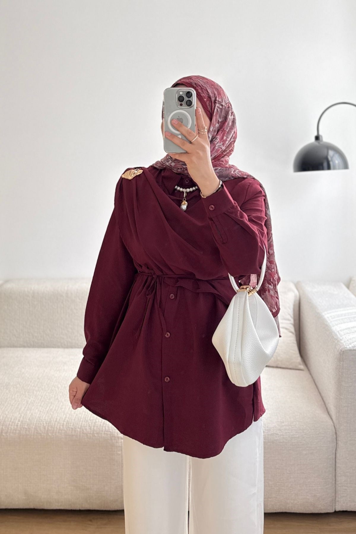 BORDO YAPRAK BROŞLU ŞALLI GÖMLEK