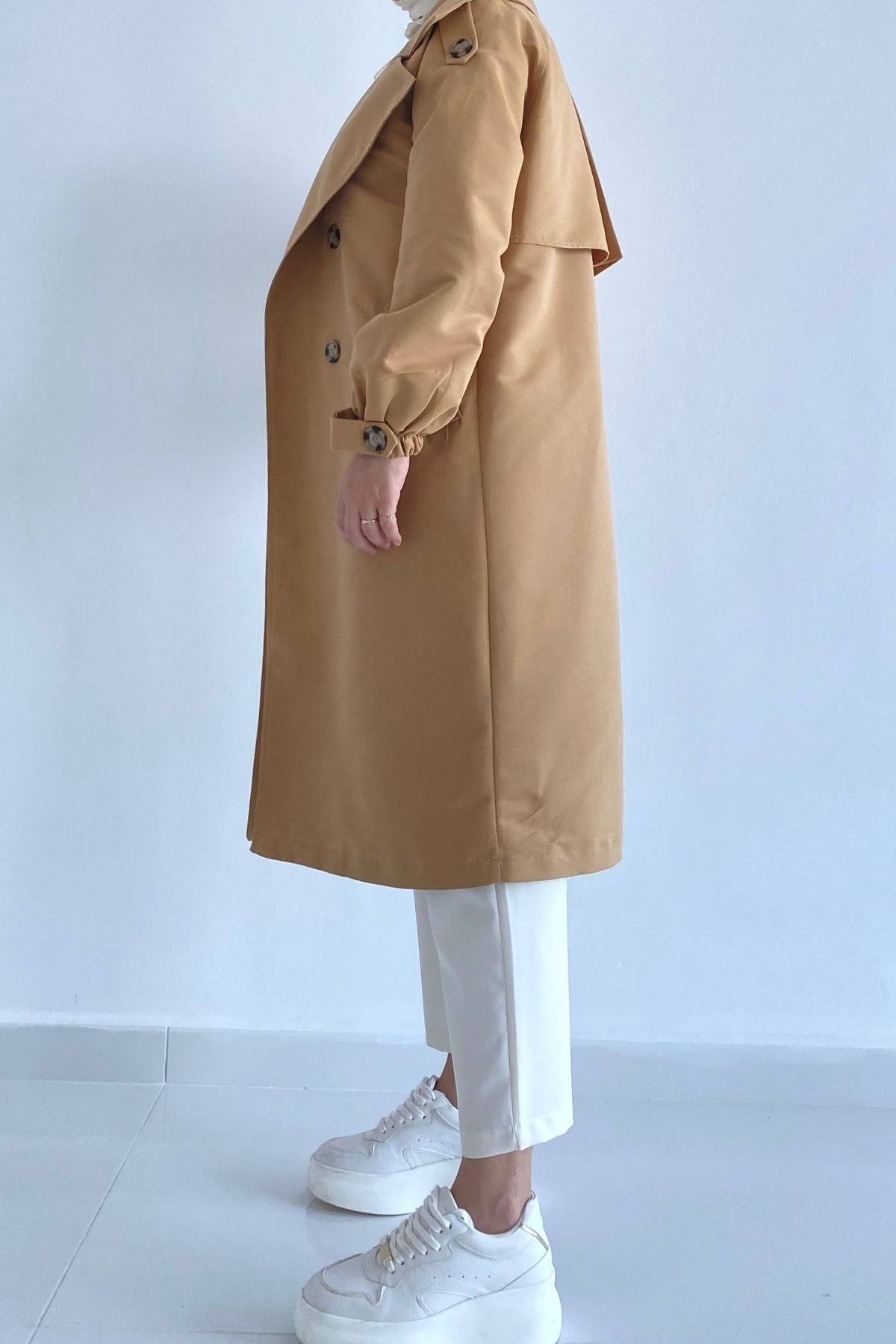 CAMEL RÜZGARLIK DETAYLI TRENÇKOT