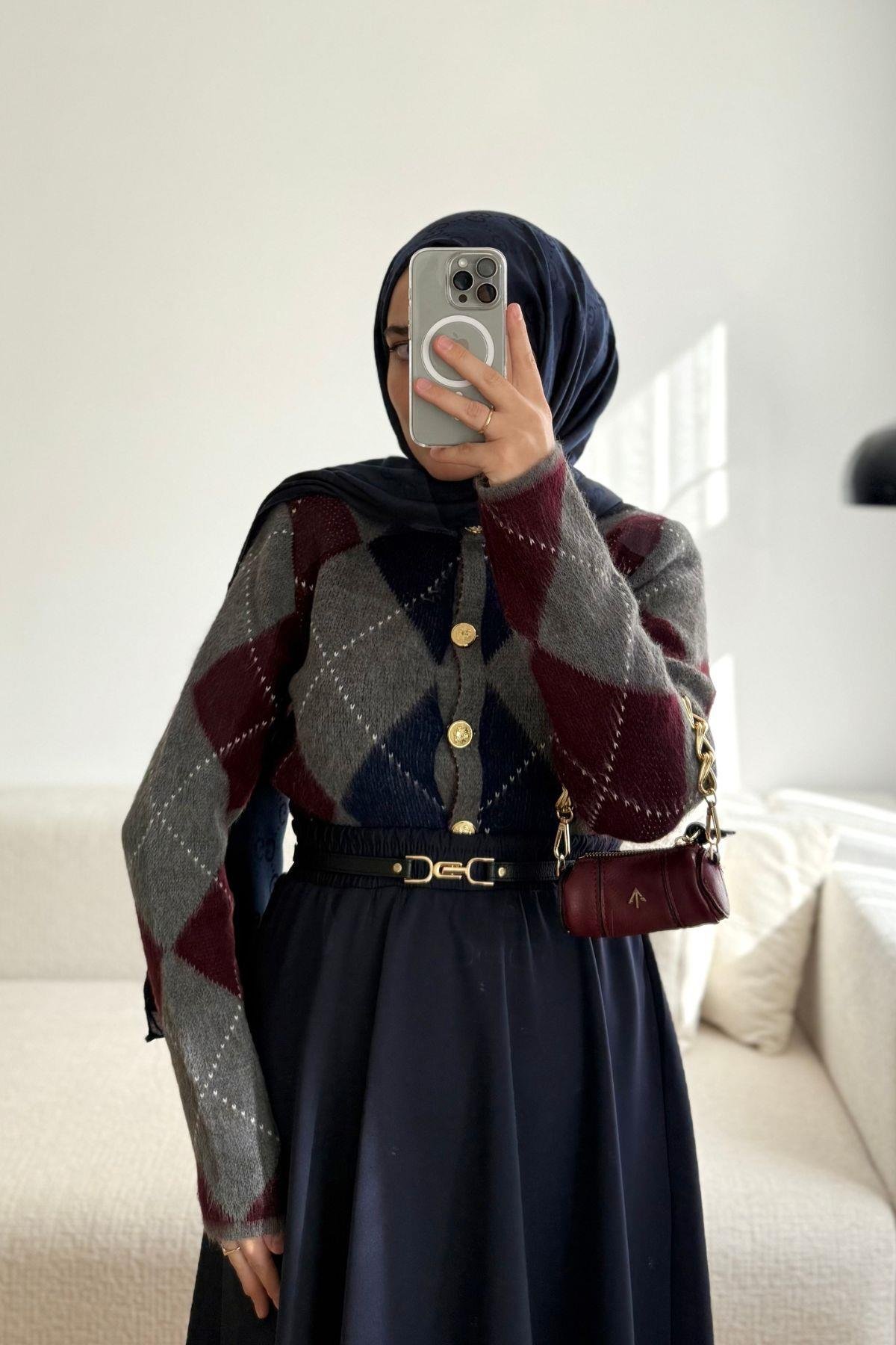 GRİ BORDO BAKLAVA DESENLİ HIRKA