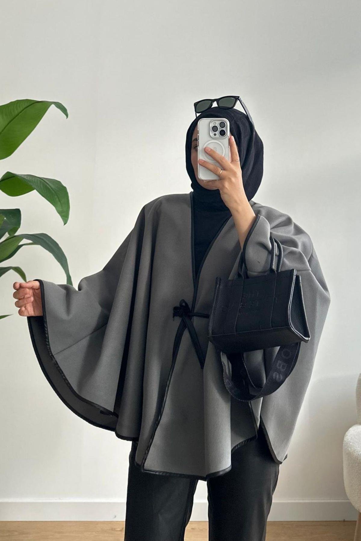 GRİ DERİ BİYE DETAYLI İNCE KEÇE KİMONO KABAN