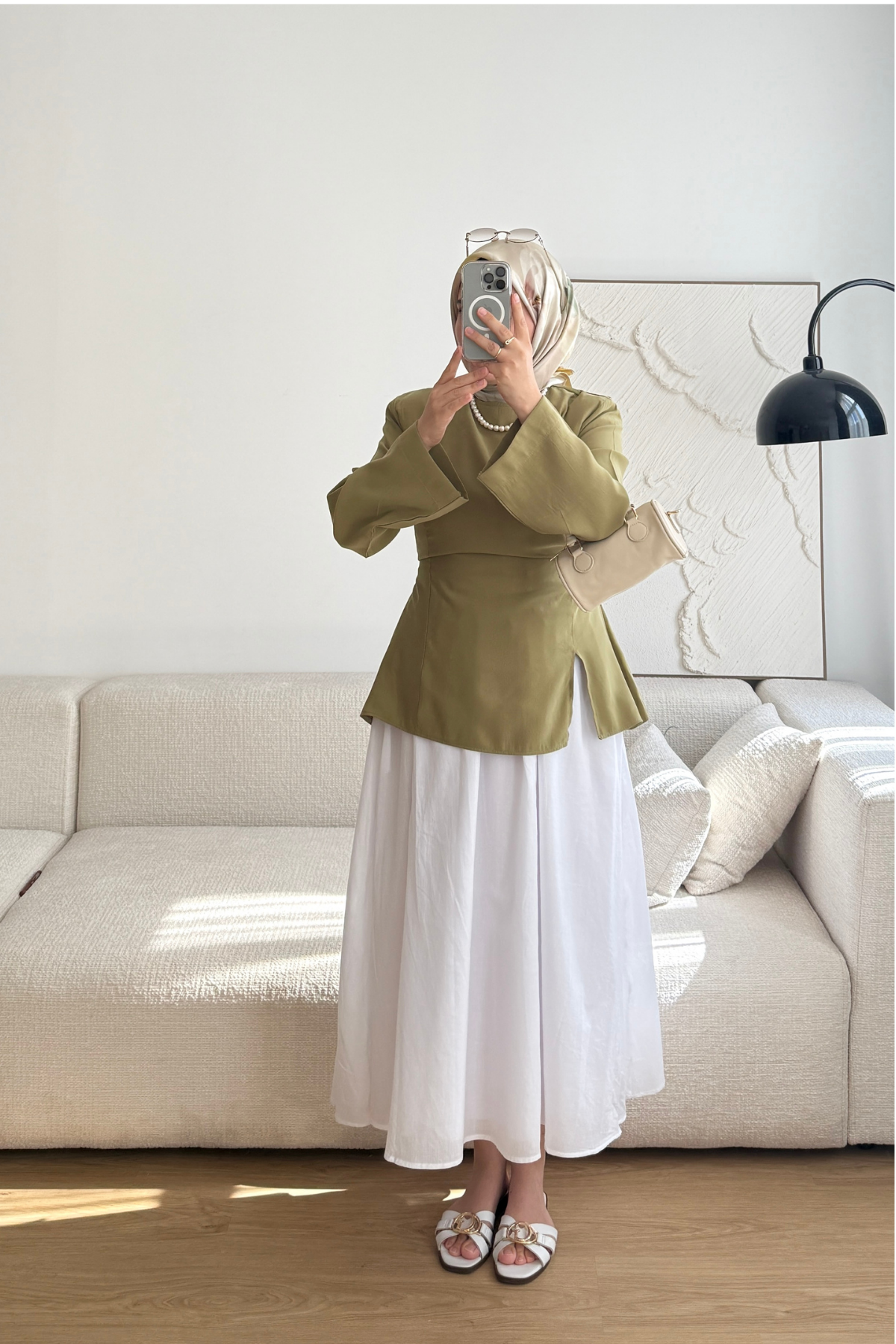 HAKİ YIRTMAÇ DETAYLI MODEL GÖMLEK
