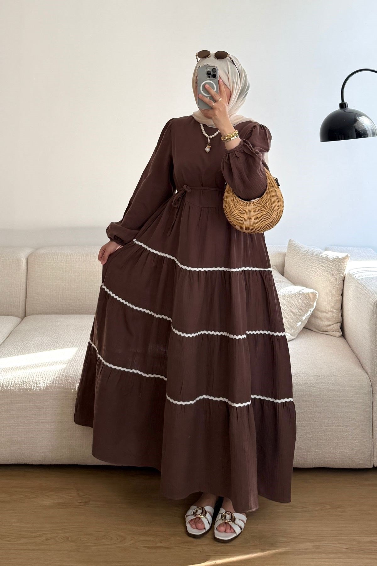 KAHVE ETEĞİ BİYELİ ELBİSE