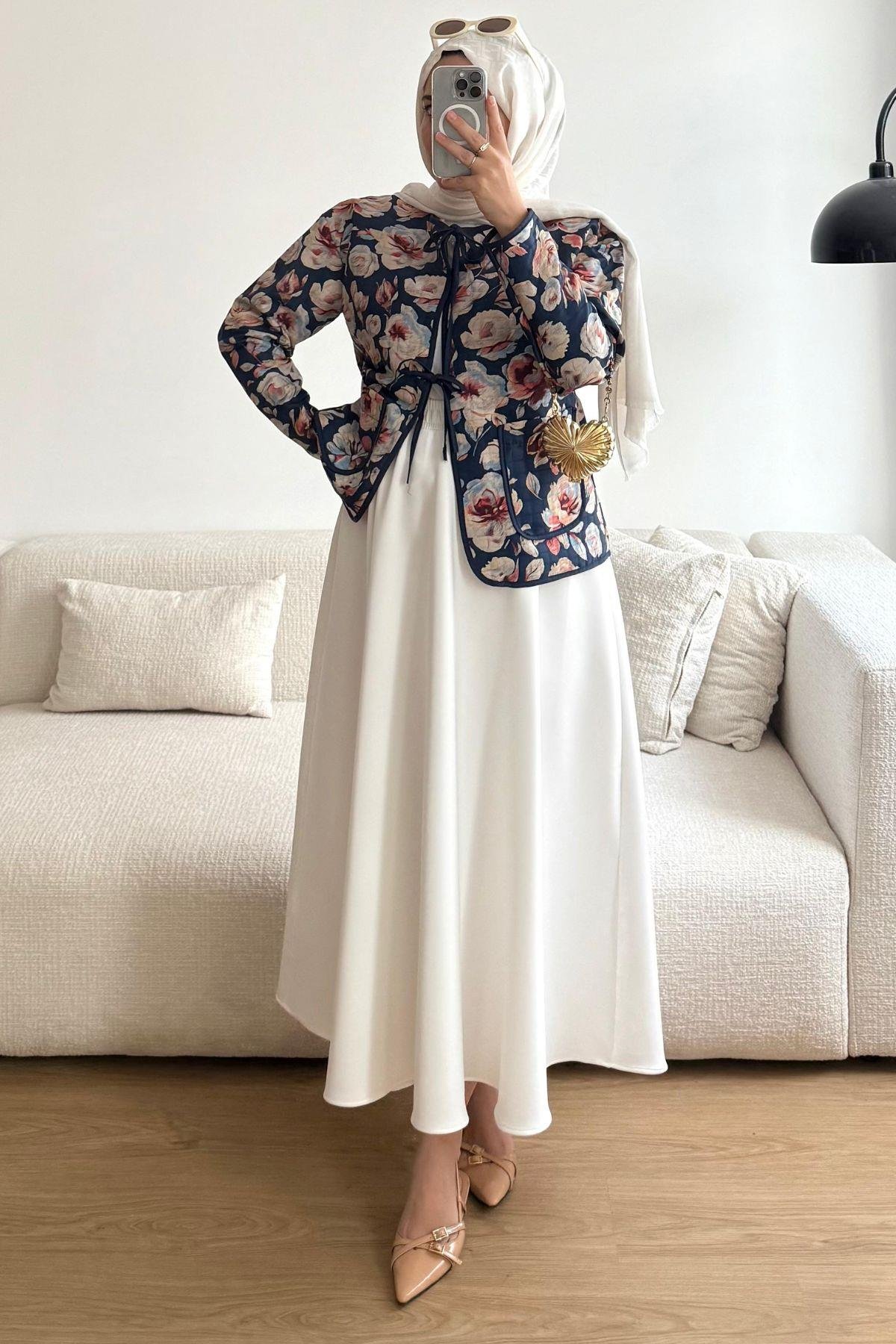 LACİVERT ÇİÇEKLİ ÖNDEN İKİ BAĞLAMALI KAPİTONE CEKET