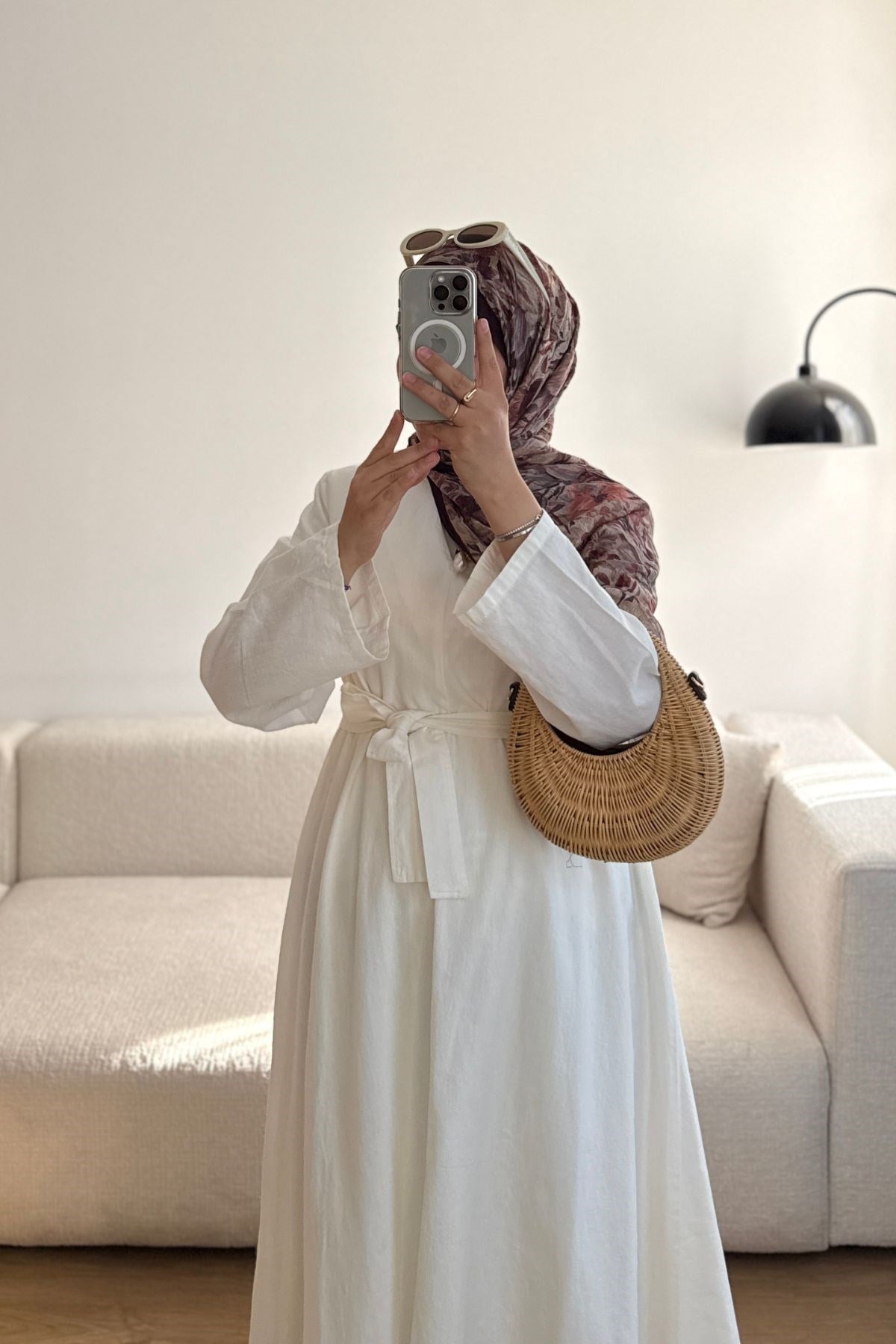 NATUREL V YAKA DÖKÜMLÜ KETEN ELBİSE