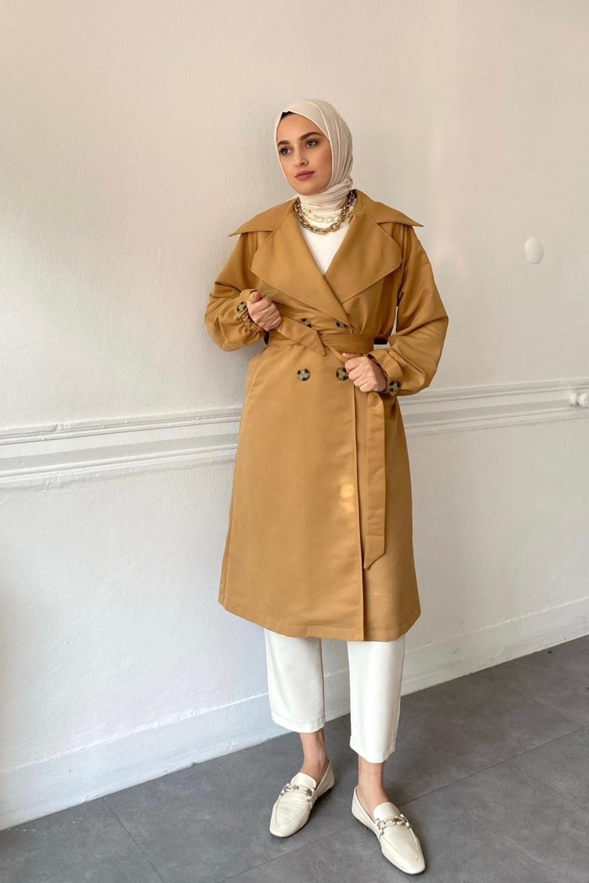 OLİVİA CAMEL RÜZGARLIK DETAYLI TRENÇKOT