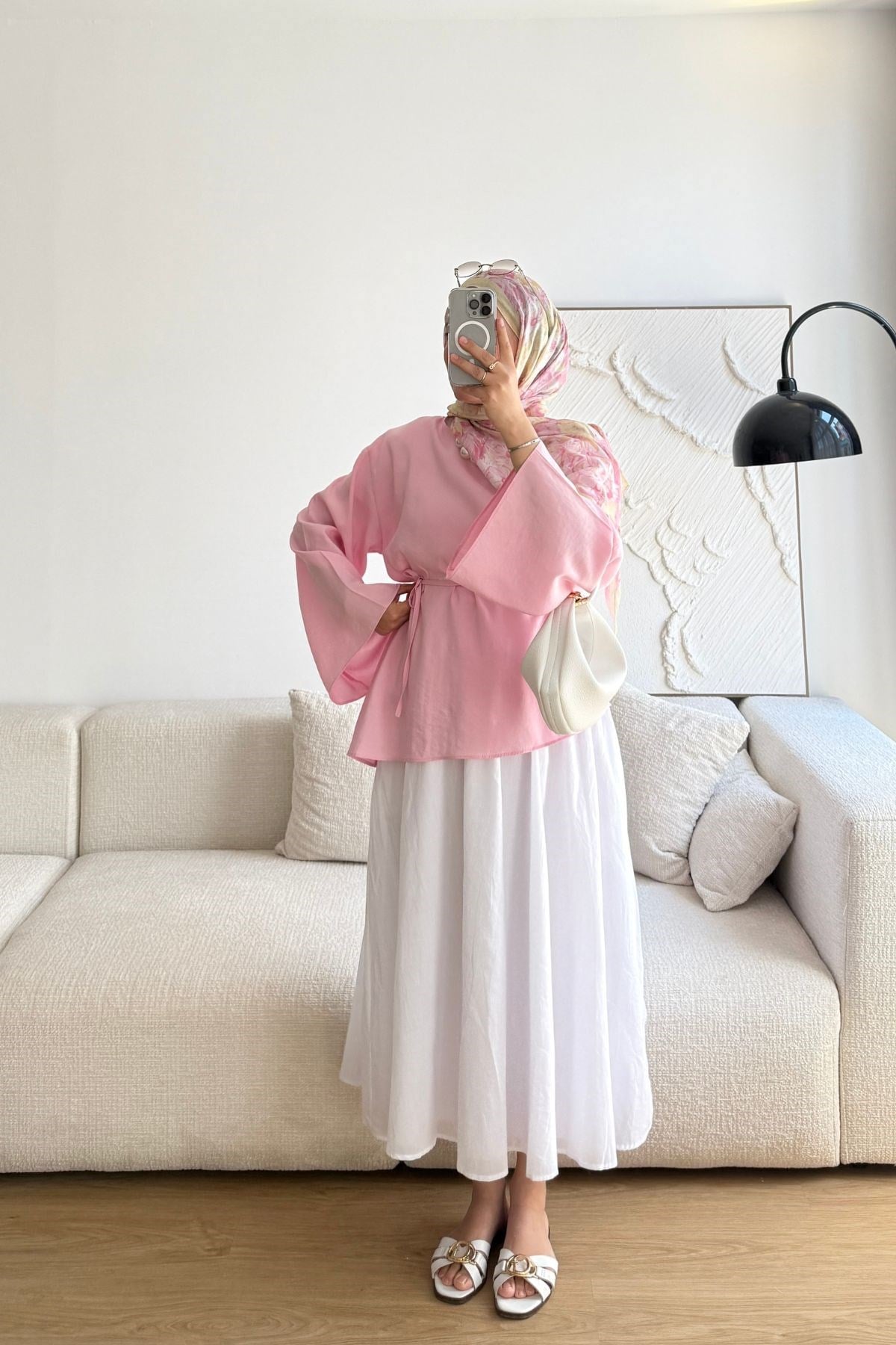 PEMBE ETEĞİ ÇAPRAZ KESİM GÖMLEK