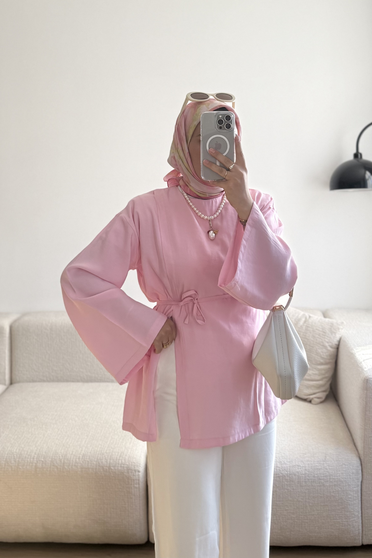 PEMBE SARA TEK YANI PİLE DETAYLI TUNİK