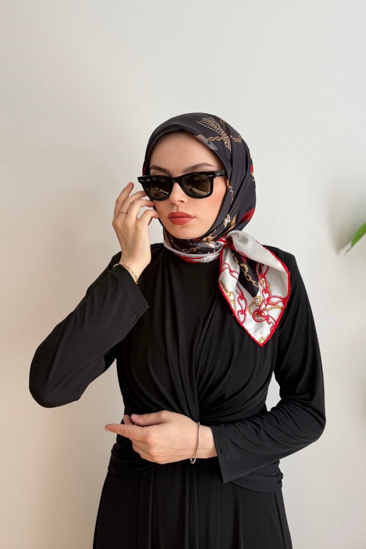 SİYAH BORDO KEMER DESENLİ TWILL EŞARP