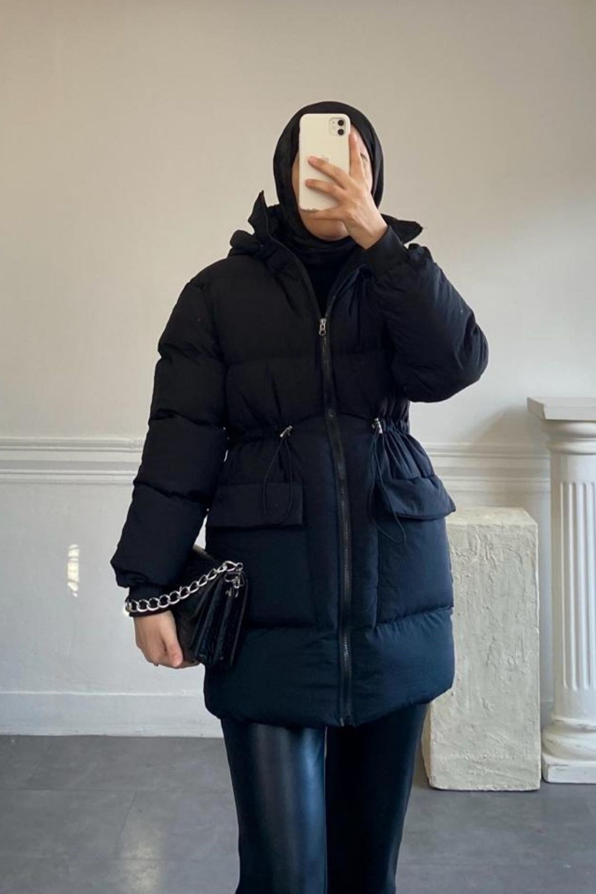 SİYAH BÜZGÜ DETAYLI KAPİTONE MONT