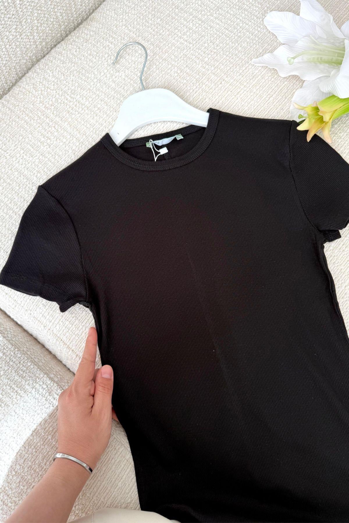 SİYAH FİTİLLİ TİŞÖRT