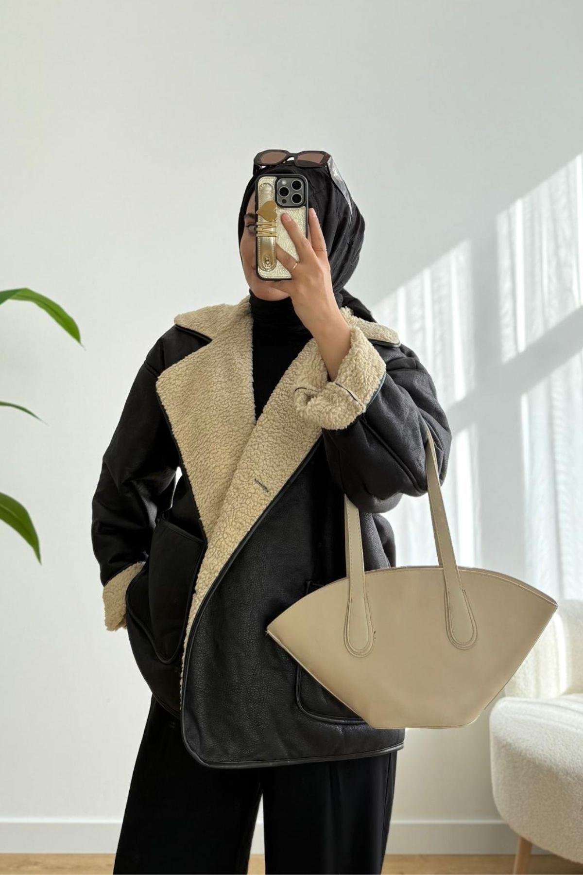 SİYAH İÇİ KÜRKLÜ OVERSİZE MONT