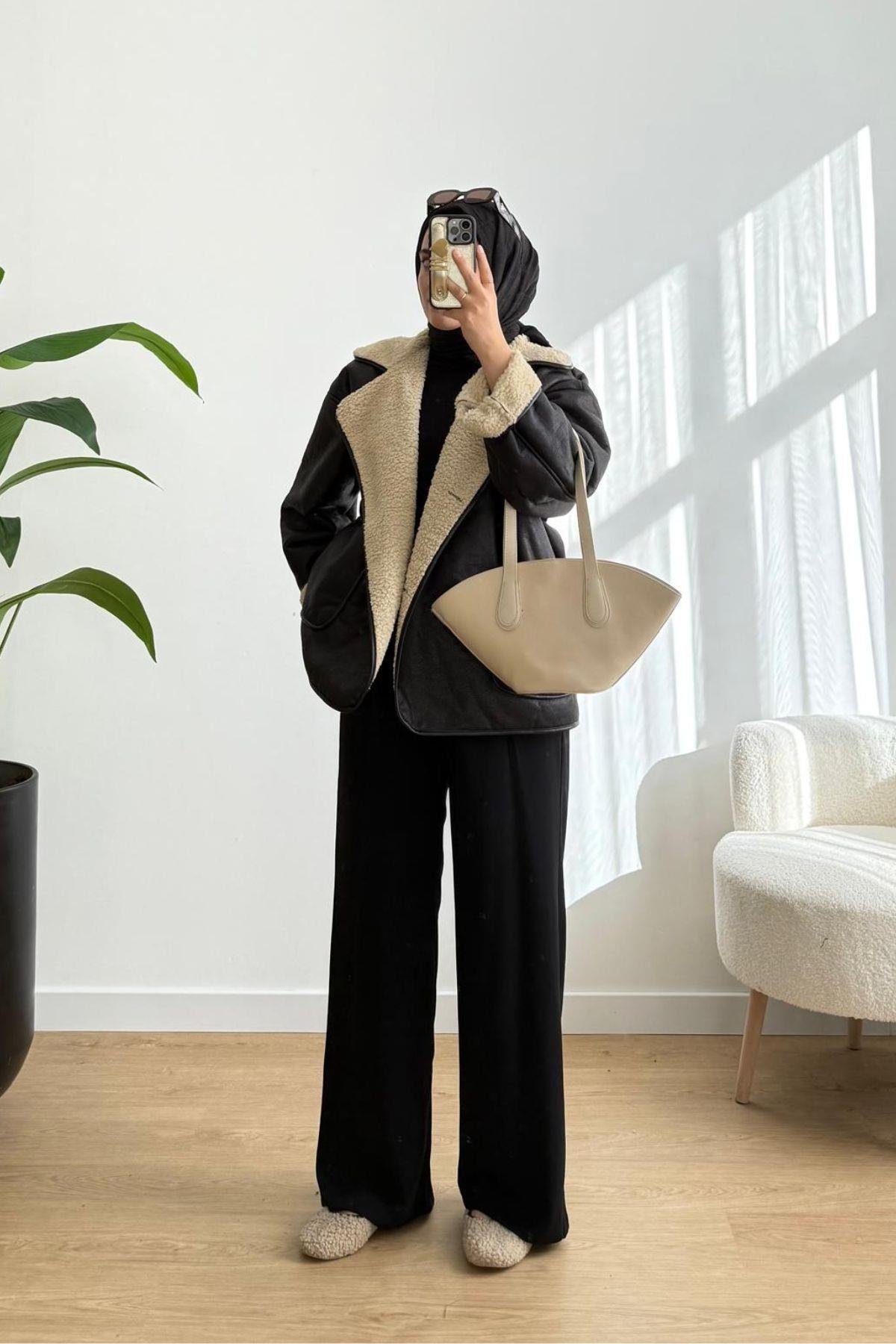 SİYAH İÇİ KÜRKLÜ OVERSİZE MONT