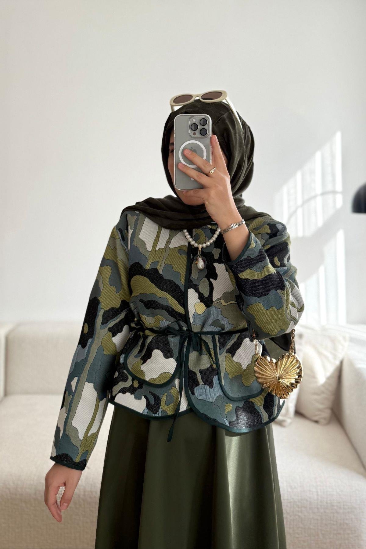 YEŞİL ÇOK RENKLİ  KUŞAKLI  CEKET