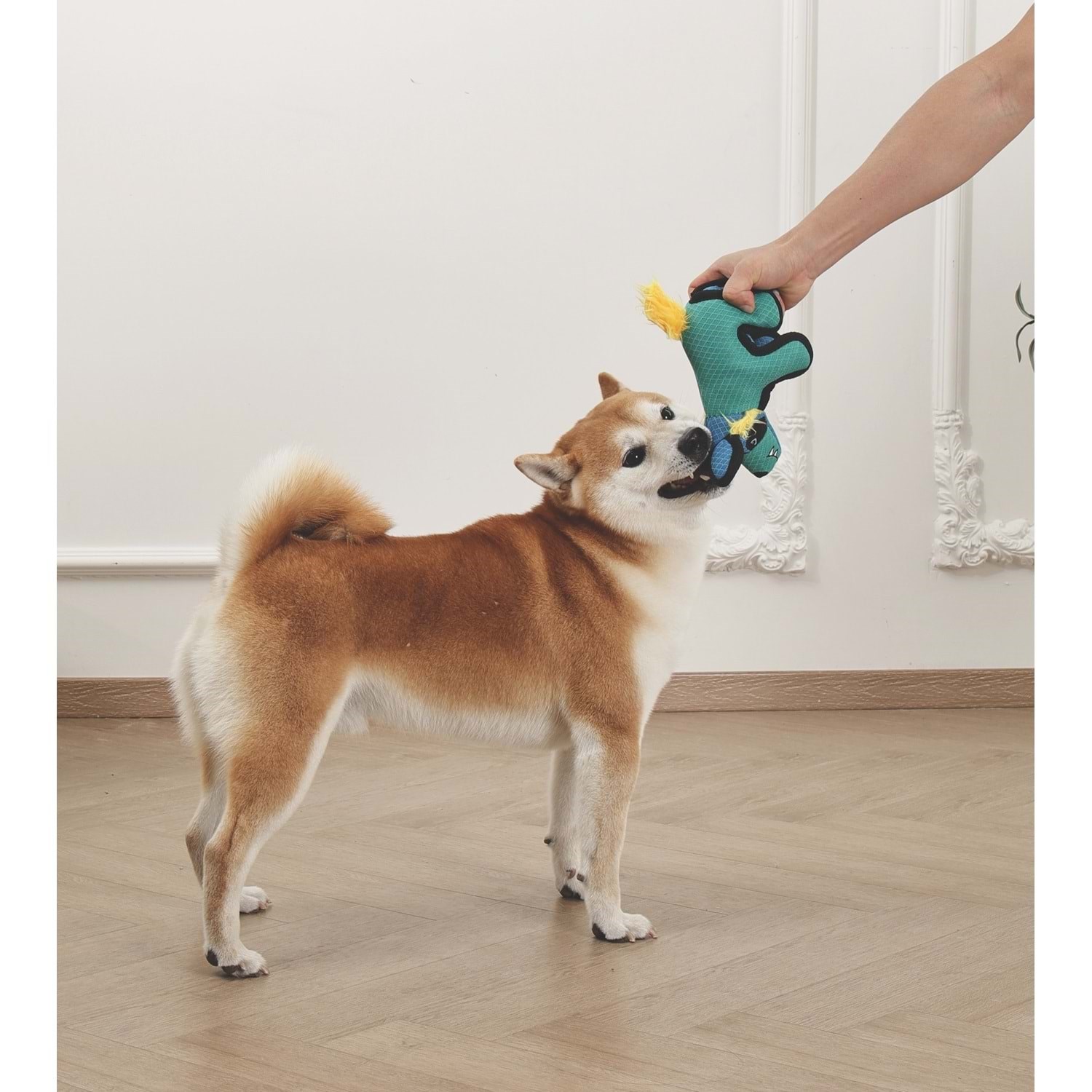 M-Pets Mega Mini Hyena Köpek Oyuncağı