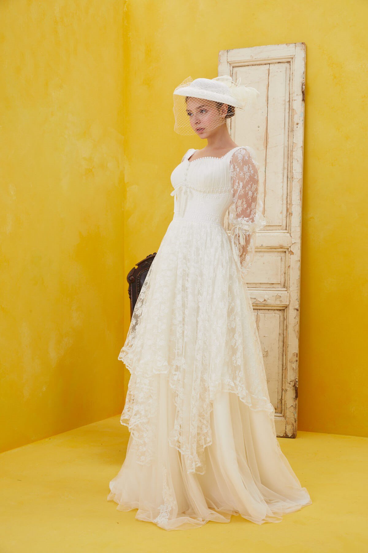 Asimetrik Detaylı Vintage Romantik GelinlikJAQAR