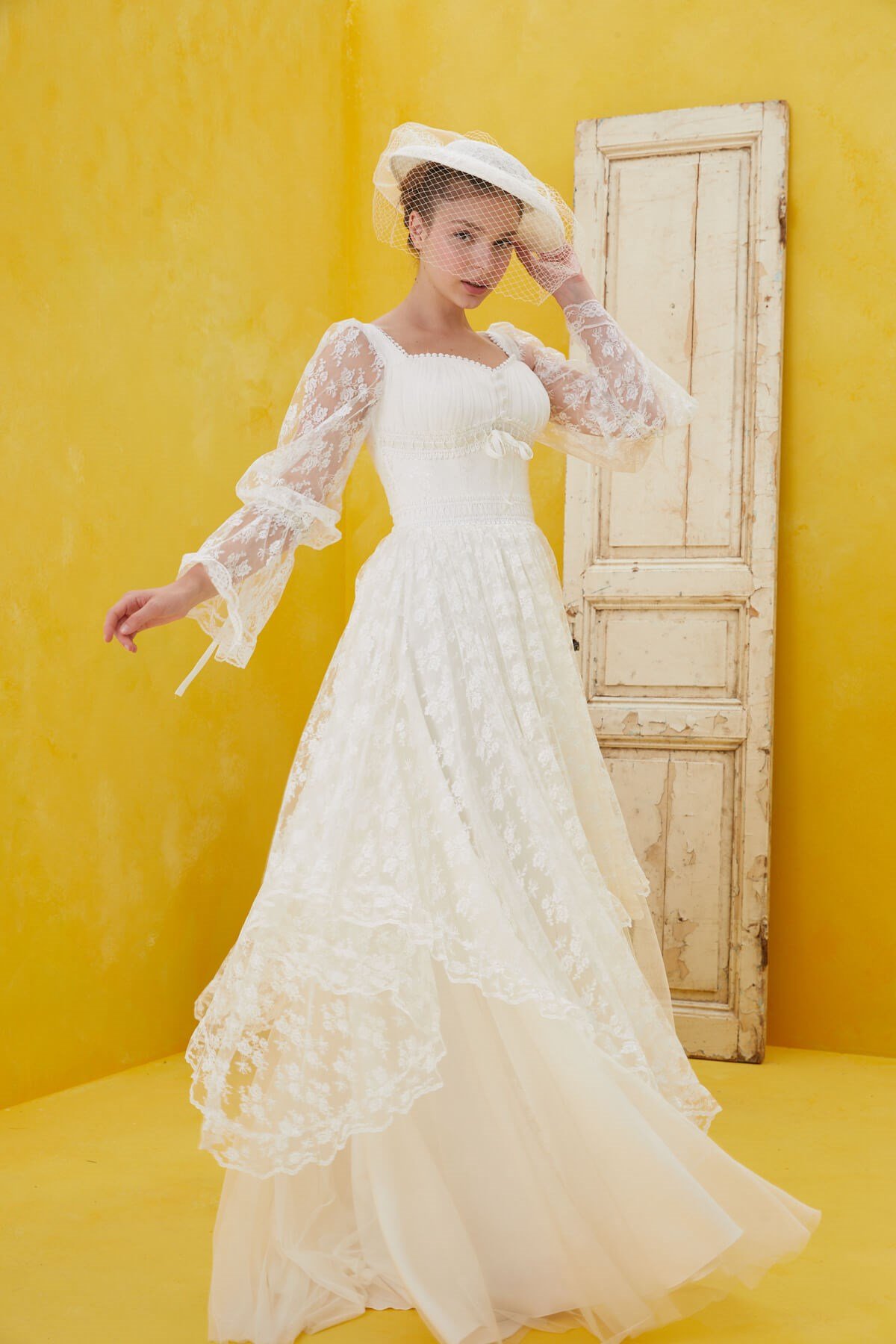 Asimetrik Detaylı Vintage Romantik GelinlikJAQAR