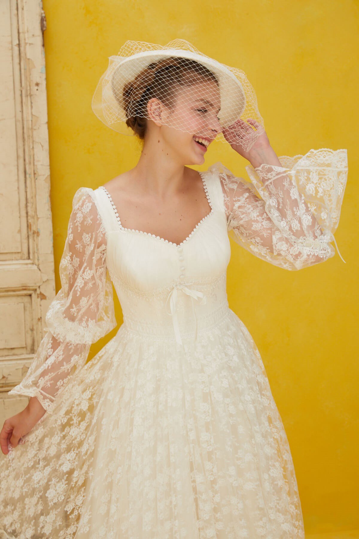 Asimetrik Detaylı Vintage Romantik GelinlikJAQAR