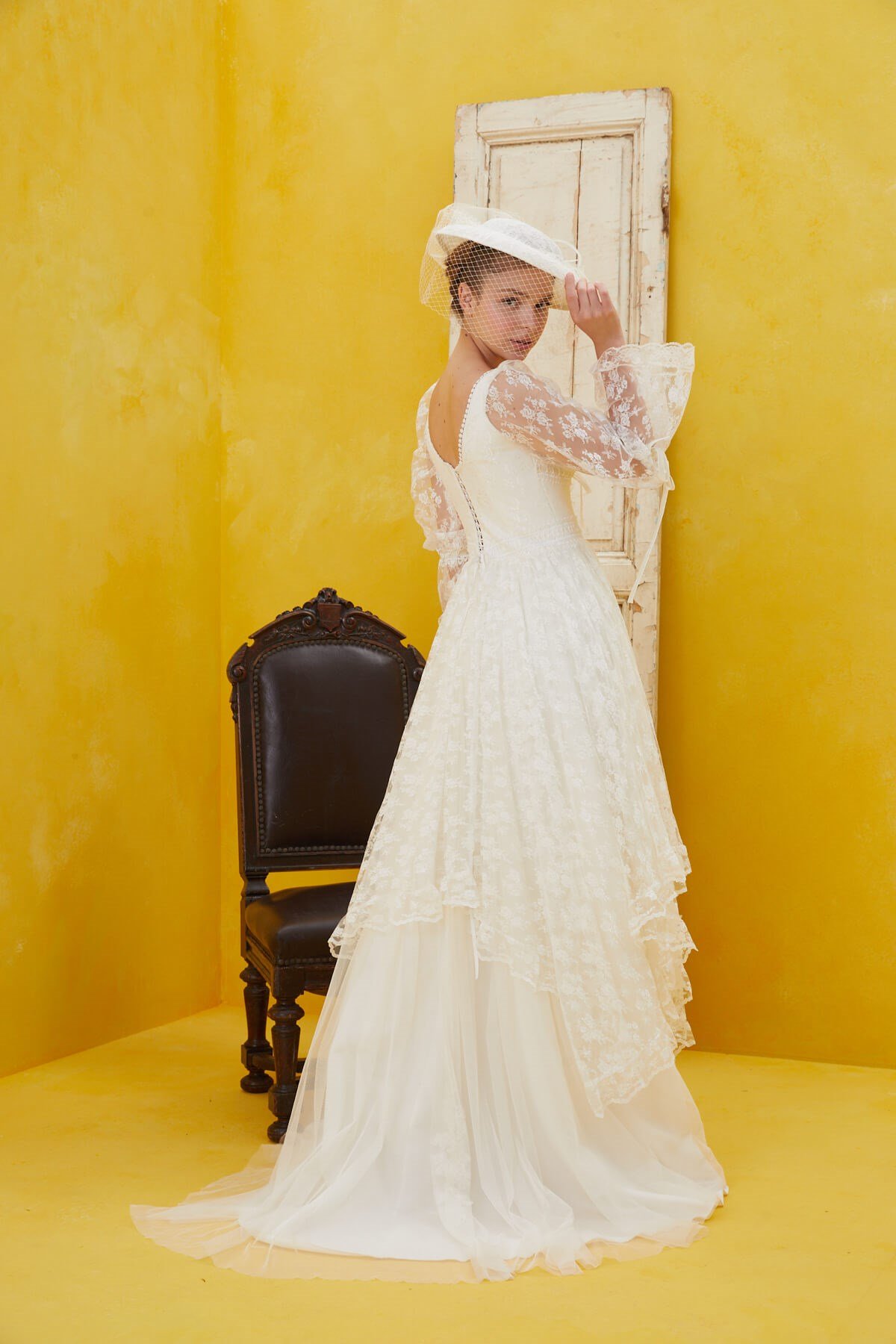Asimetrik Detaylı Vintage Romantik GelinlikJAQAR
