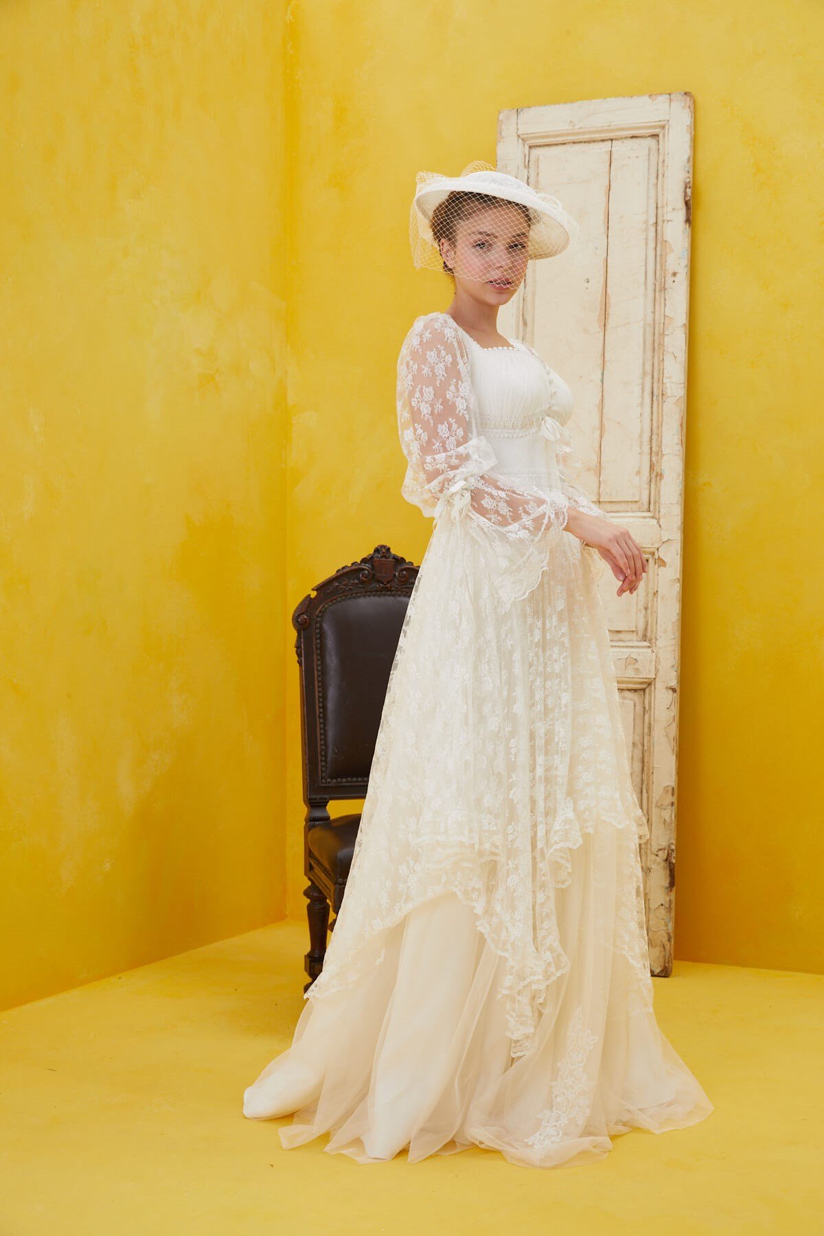 Asimetrik Detaylı Vintage Romantik GelinlikJAQAR