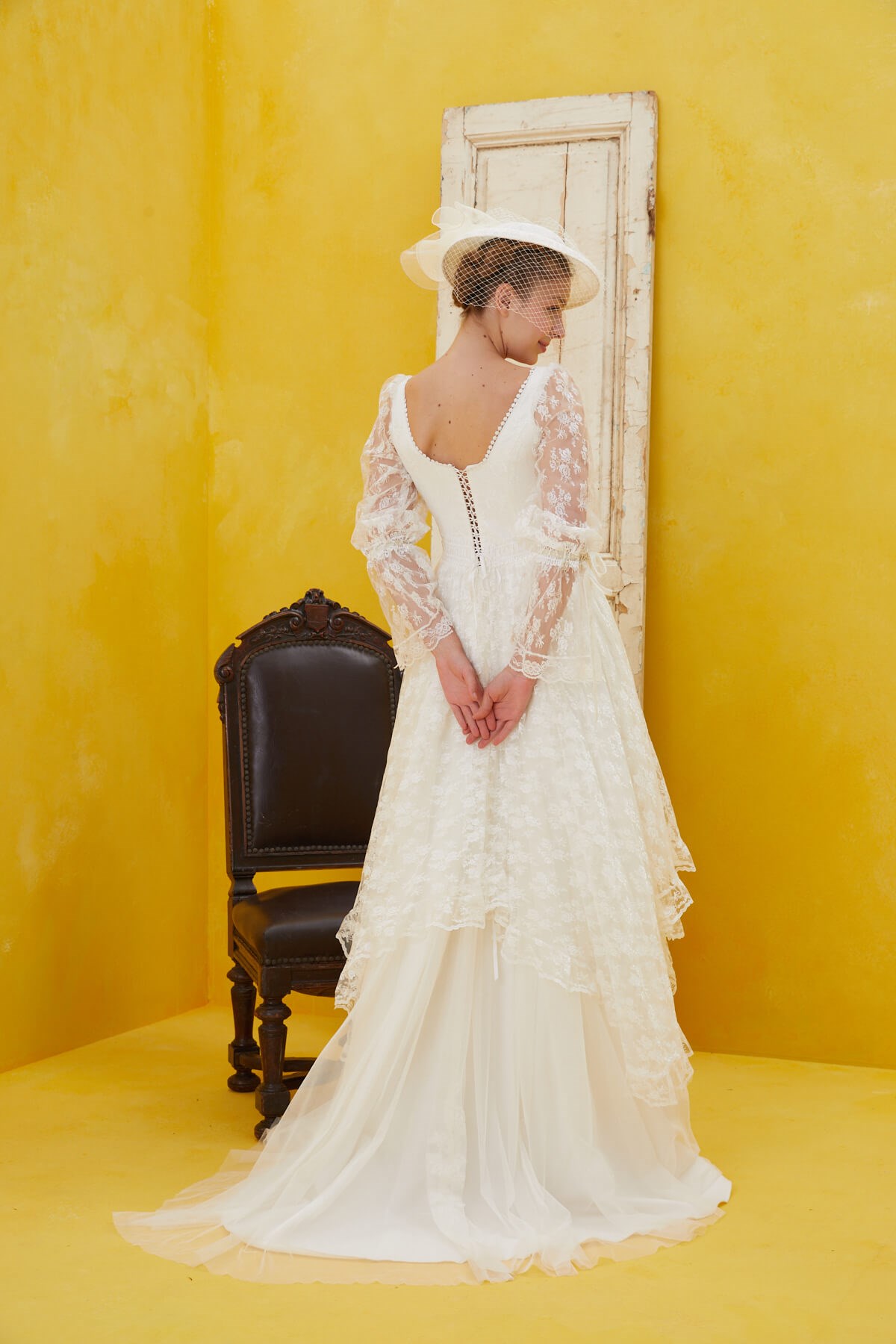 Asimetrik Detaylı Vintage Romantik GelinlikJAQAR