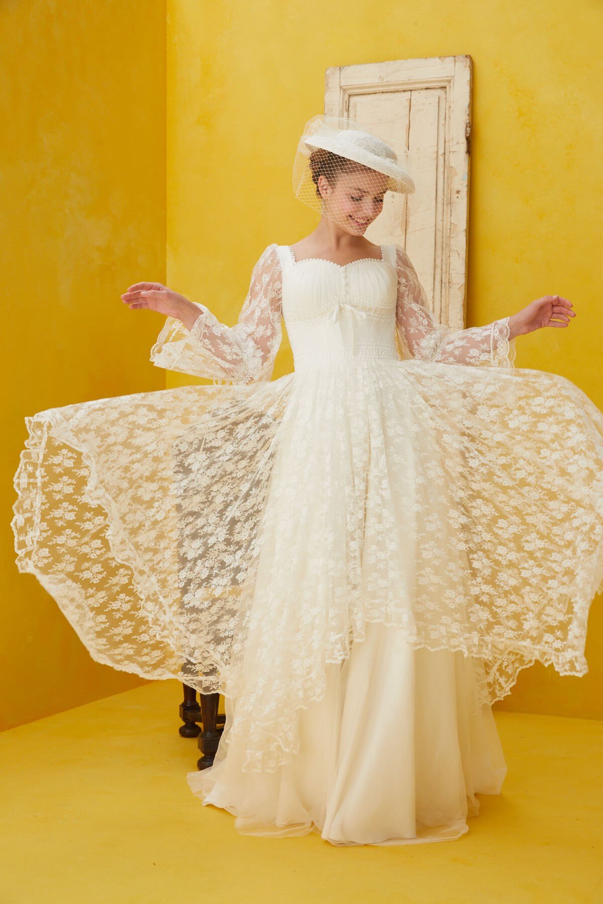 Asimetrik Detaylı Vintage Romantik GelinlikJAQAR