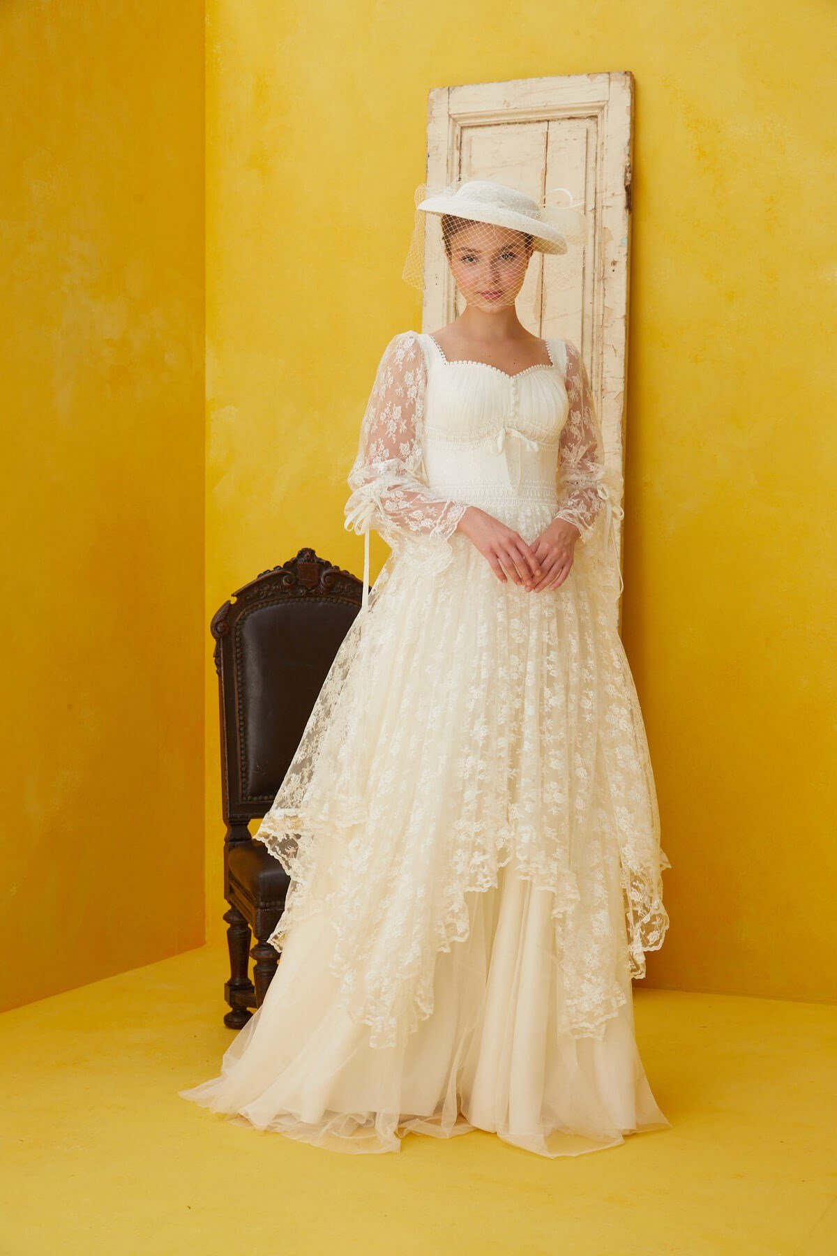 Asimetrik Detaylı Vintage Romantik GelinlikJAQAR