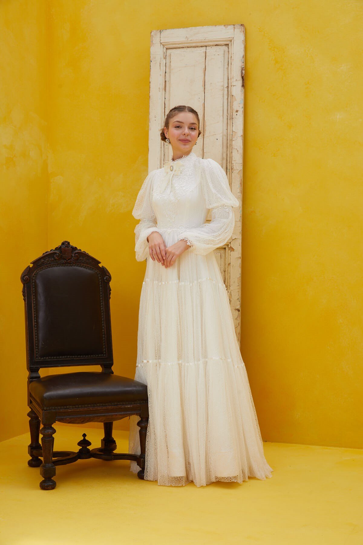 Broş Detaylı Dantel Nikah ElbisesiJAQAR