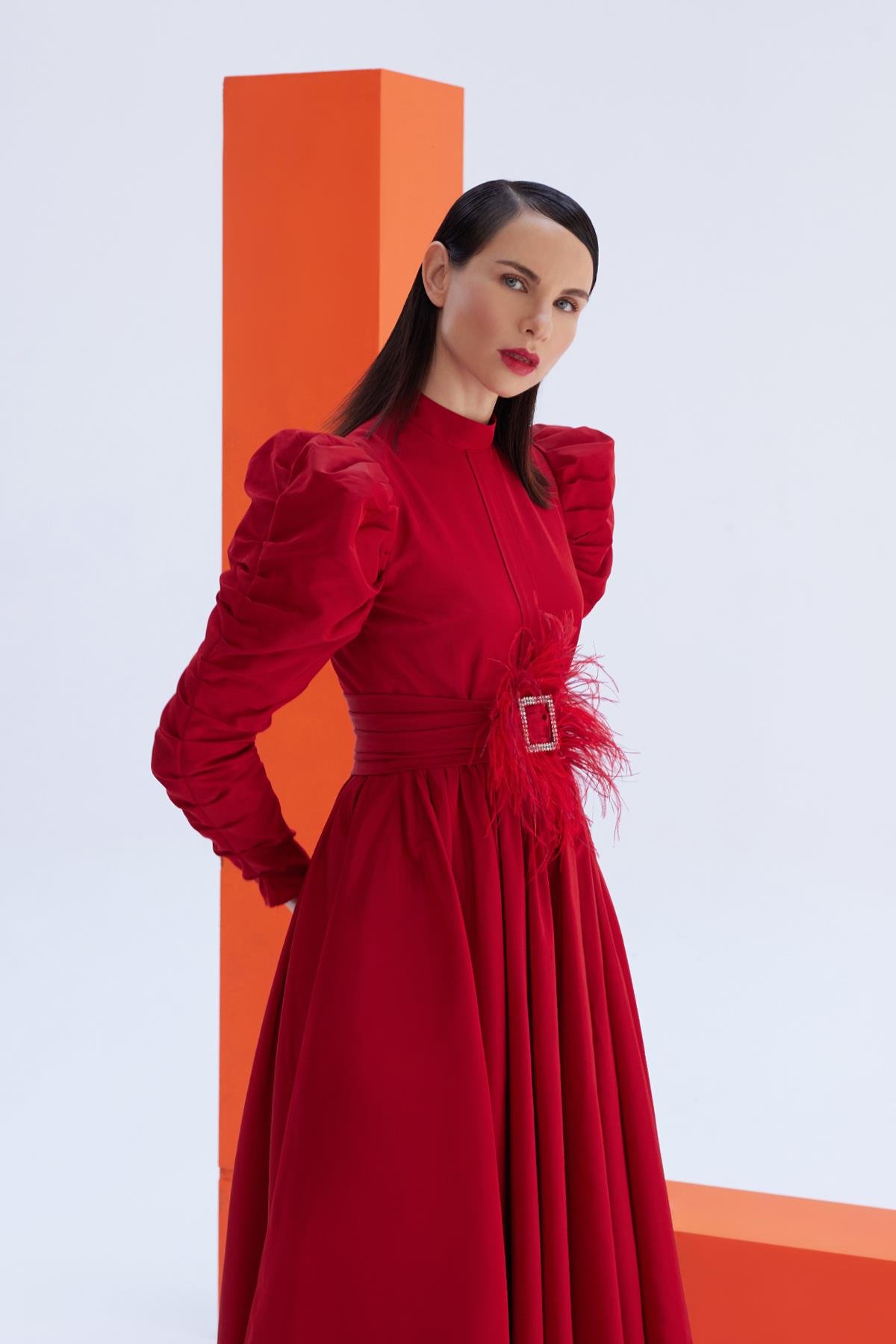 Red Taffeta Dress with Feather Detailed BeltJAQAR