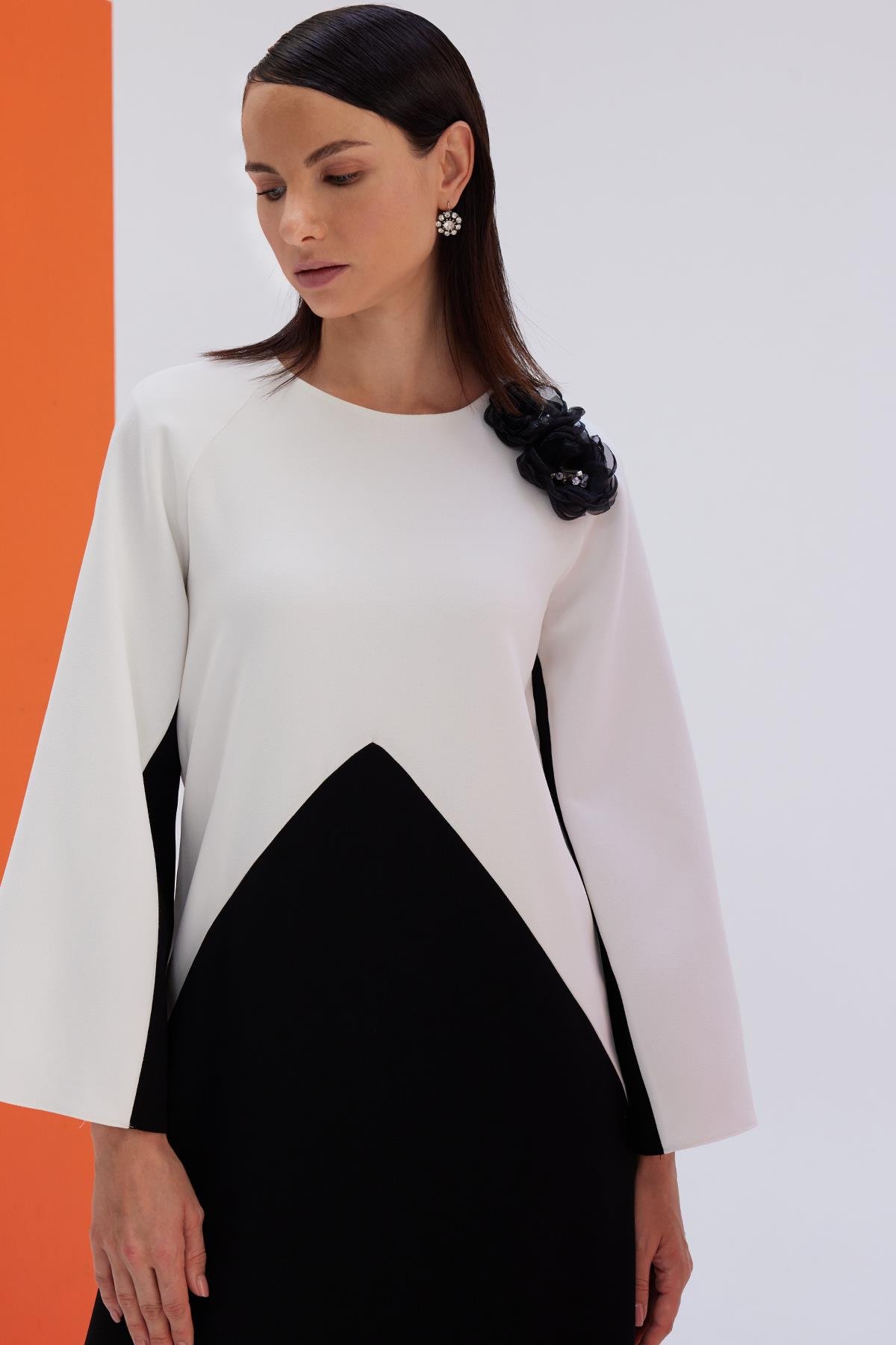 Black Asymmetrical Floral Detailed DressJAQAR